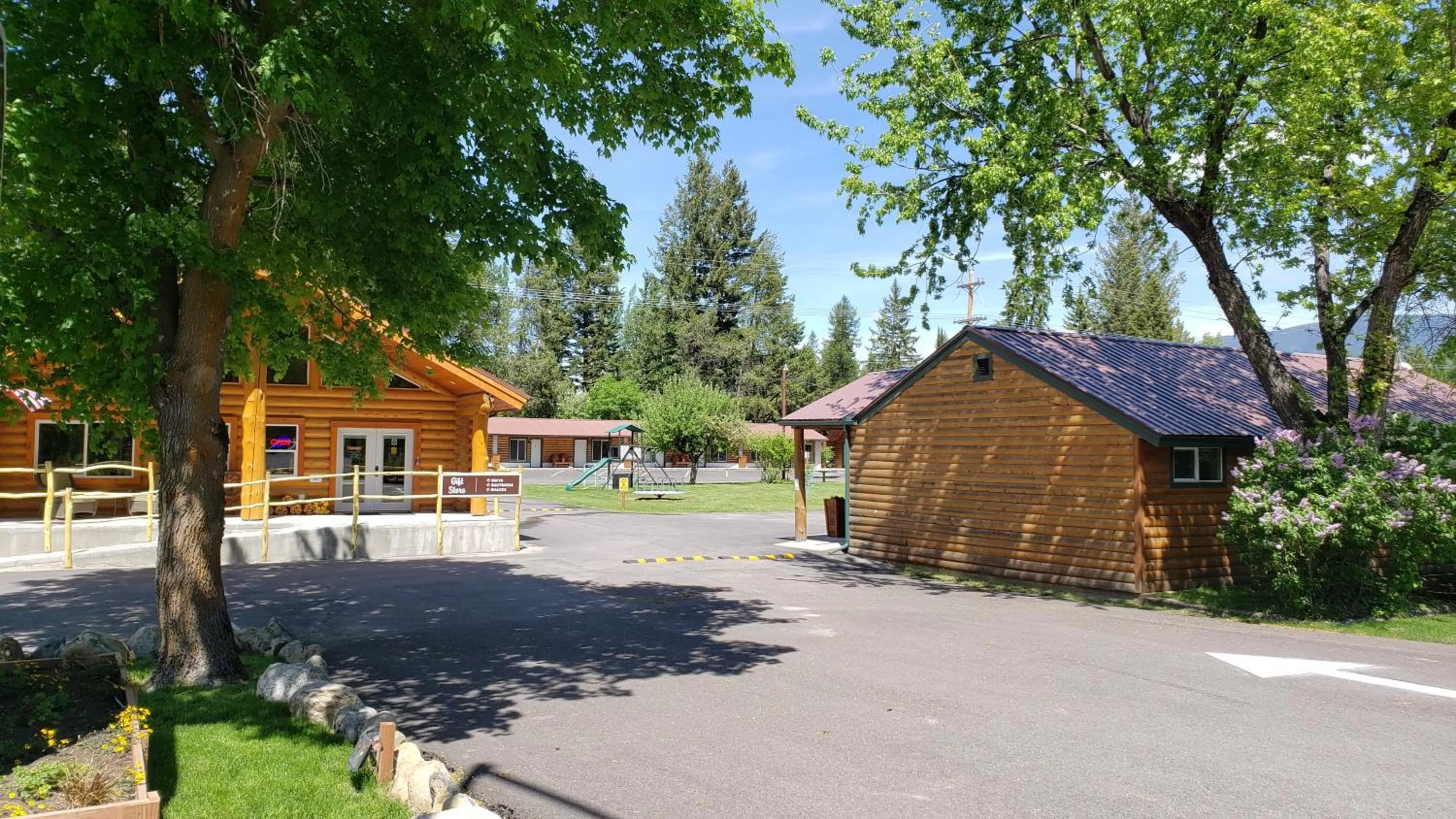 Property building in Beargrass Lodging & RV Resort