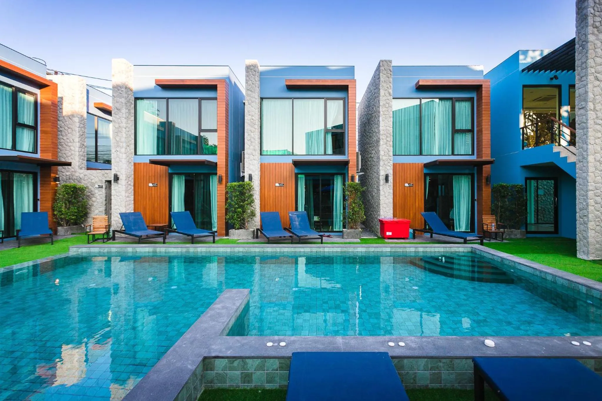 Swimming pool in Peace Blue Naiharn Naturist Resort Phuket SHA Extra Plus