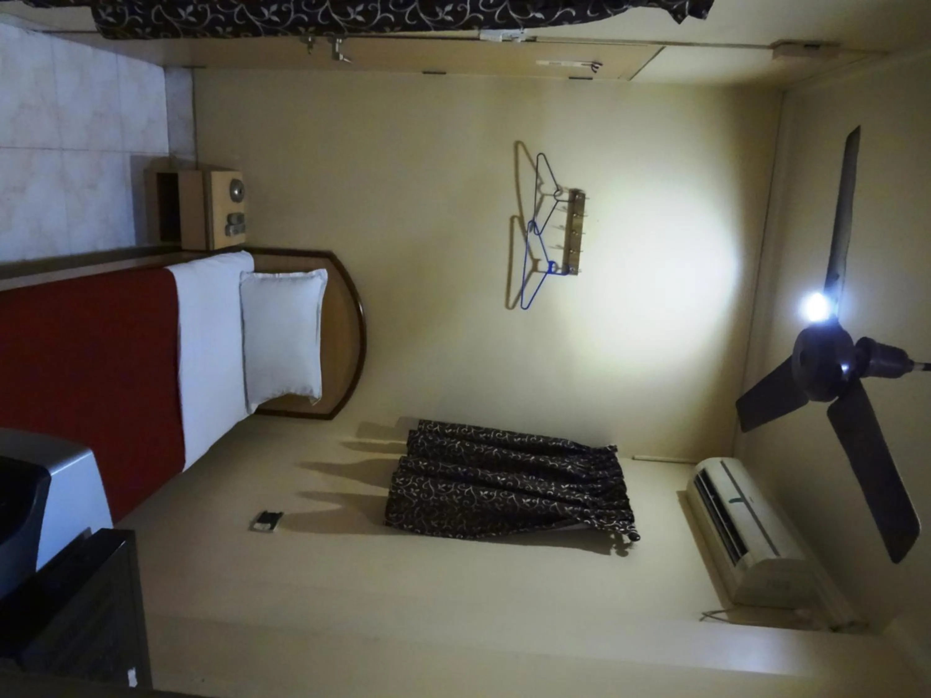 Photo of the whole room in Hotel New Bengal