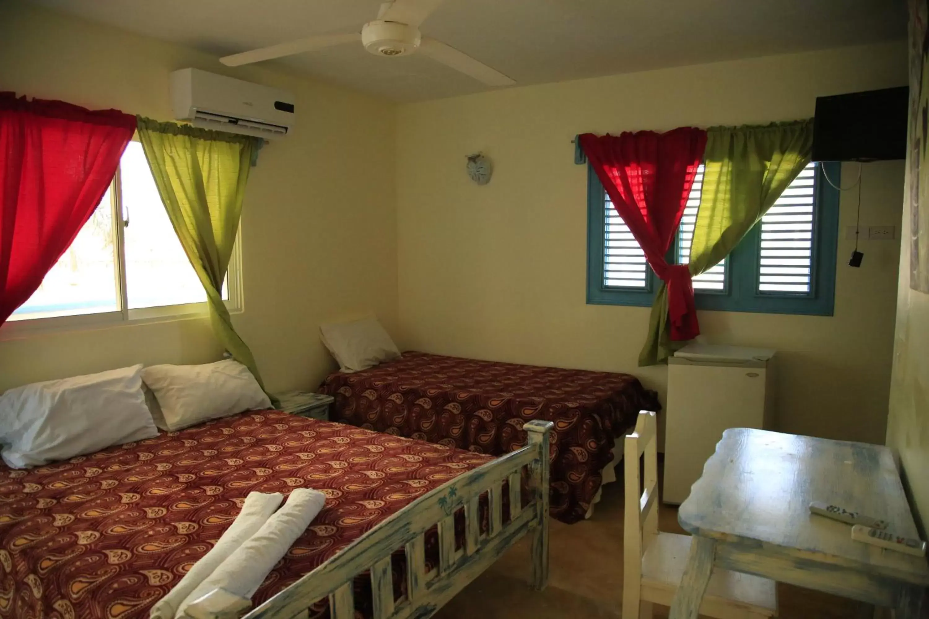 Comfort Triple Room with Shower in Casa Brisa Mar Hotel Comfort Triple Room with Shower in Casa Brisa Mar Hotel