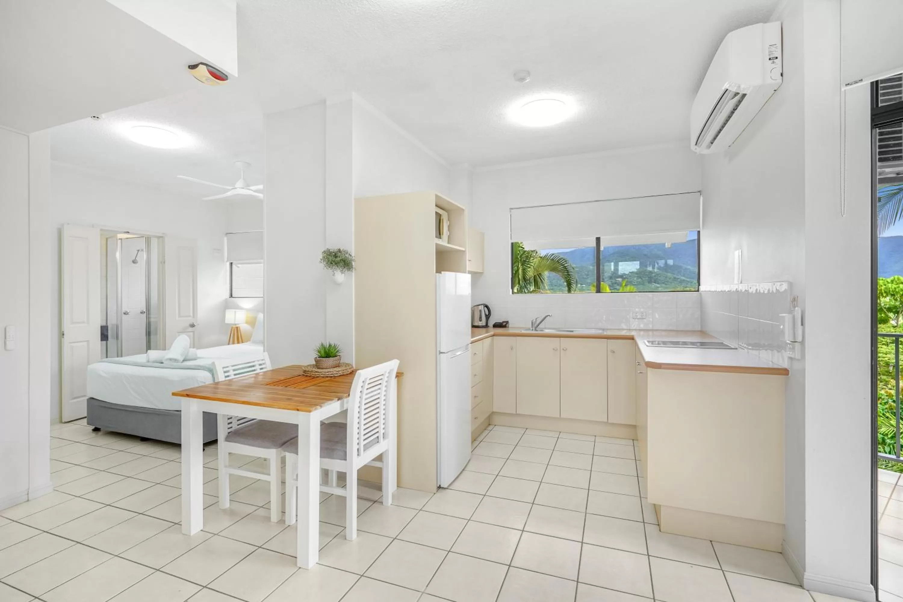 Kitchen or kitchenette in Amaroo At Trinity