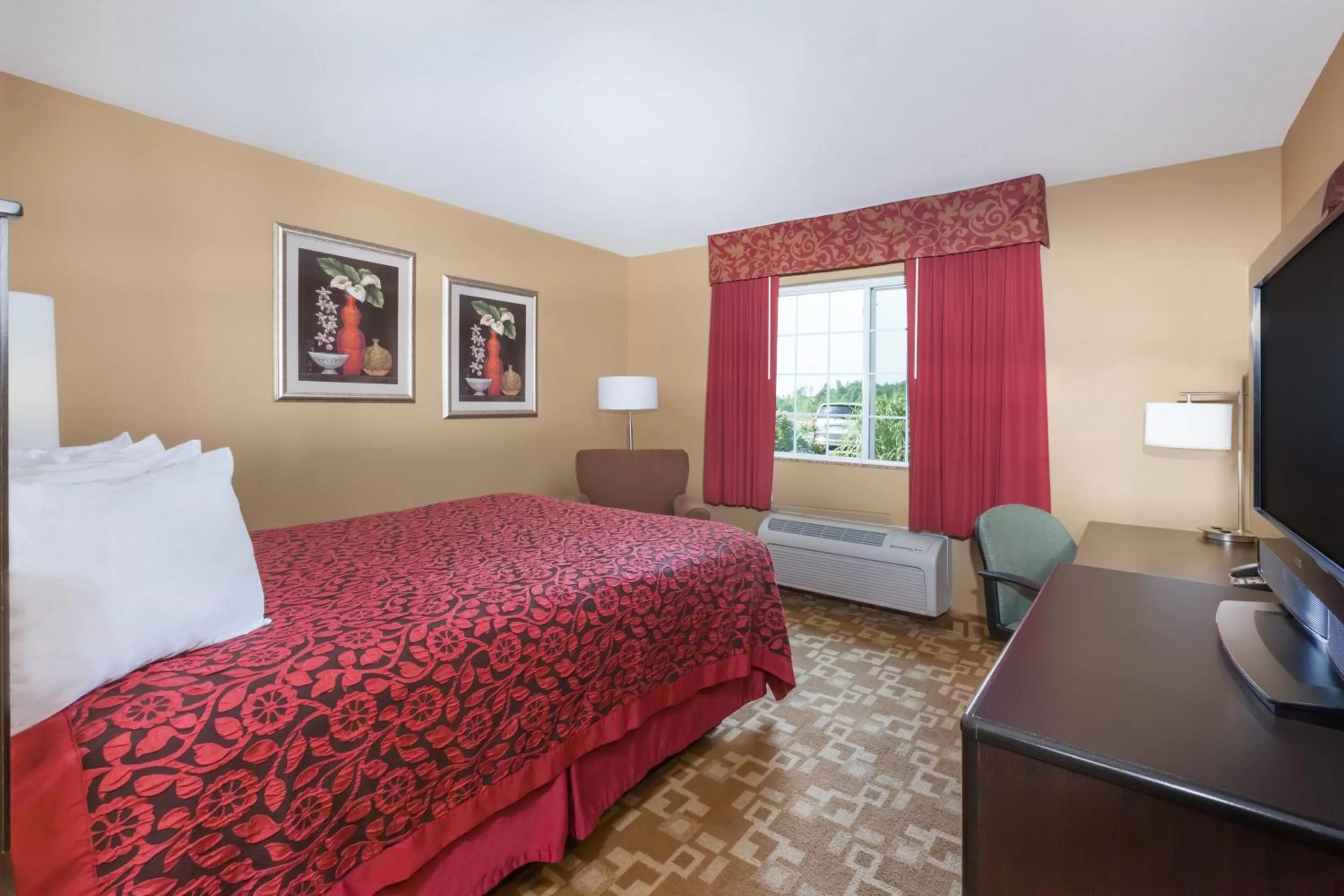 Bedroom, Bed in Days Inn by Wyndham Central City