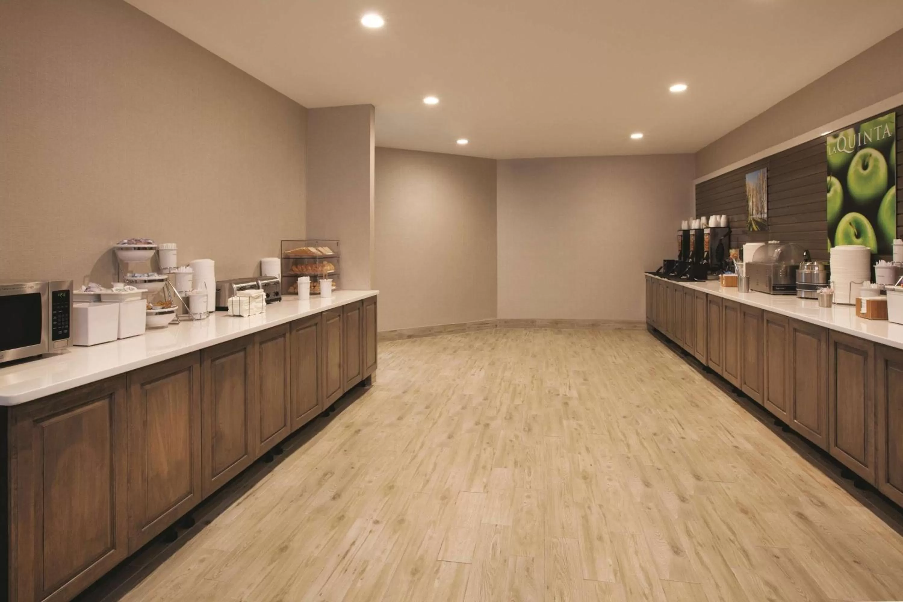 Restaurant/places to eat in La Quinta by Wyndham Williamsburg Historic Area