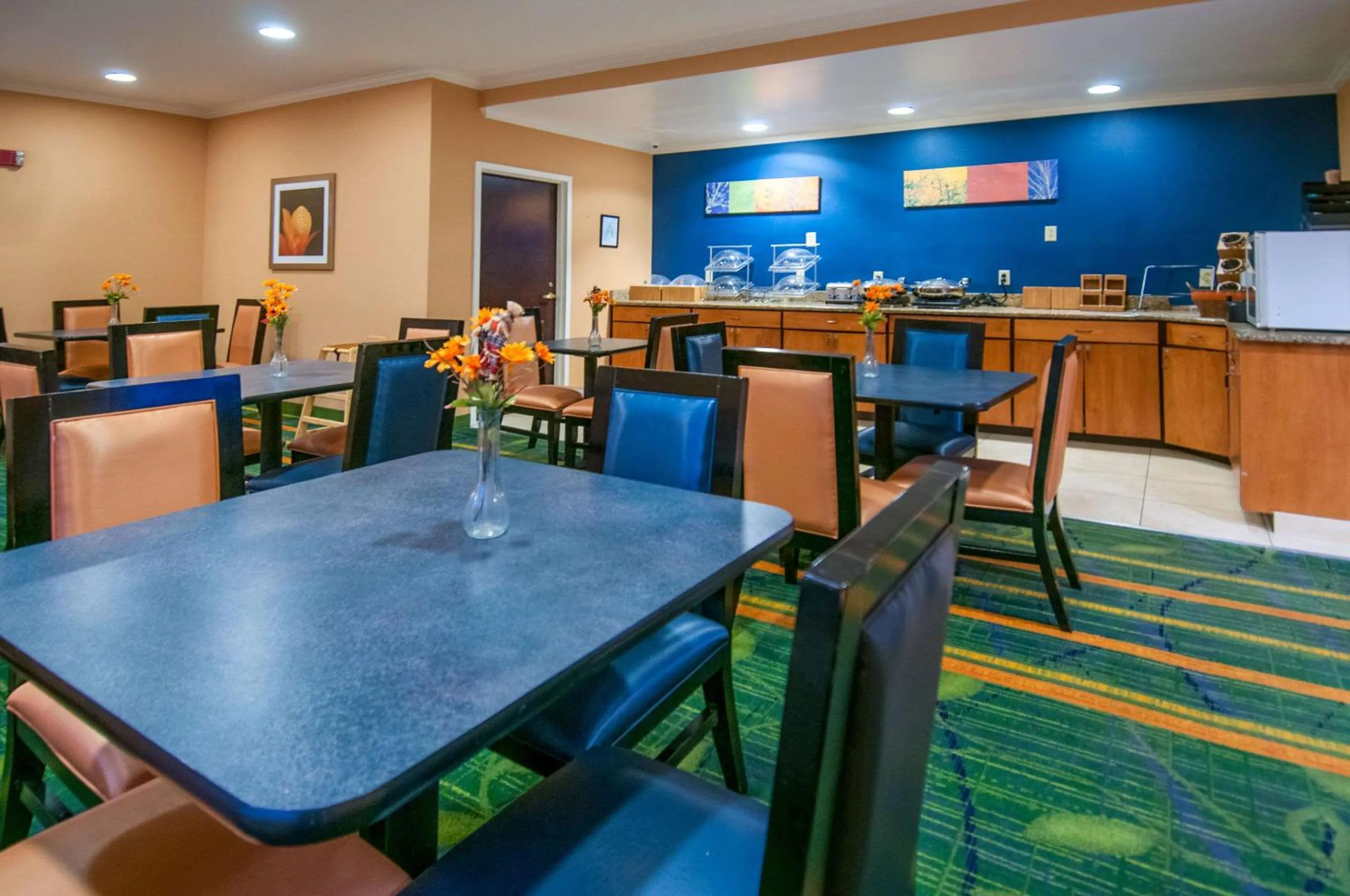 Restaurant/places to eat in Quality Inn & Suites