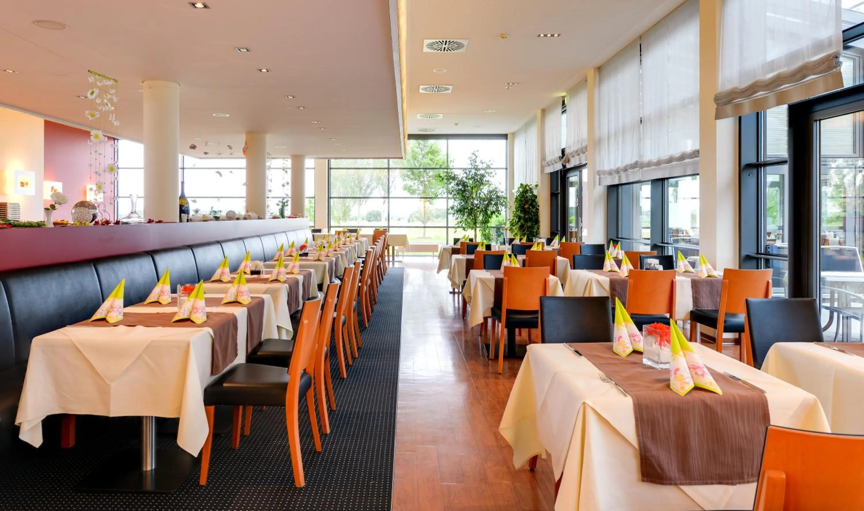 Restaurant/places to eat in Novina Hotel Herzogenaurach Herzo-Base