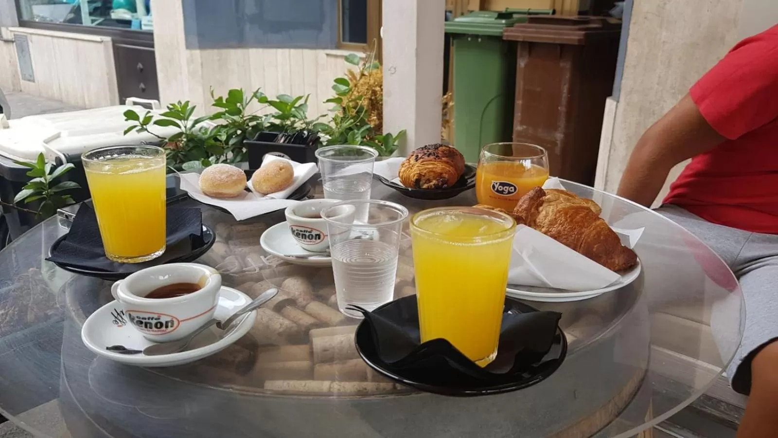 Italian breakfast in Domus D'Angelo B&B