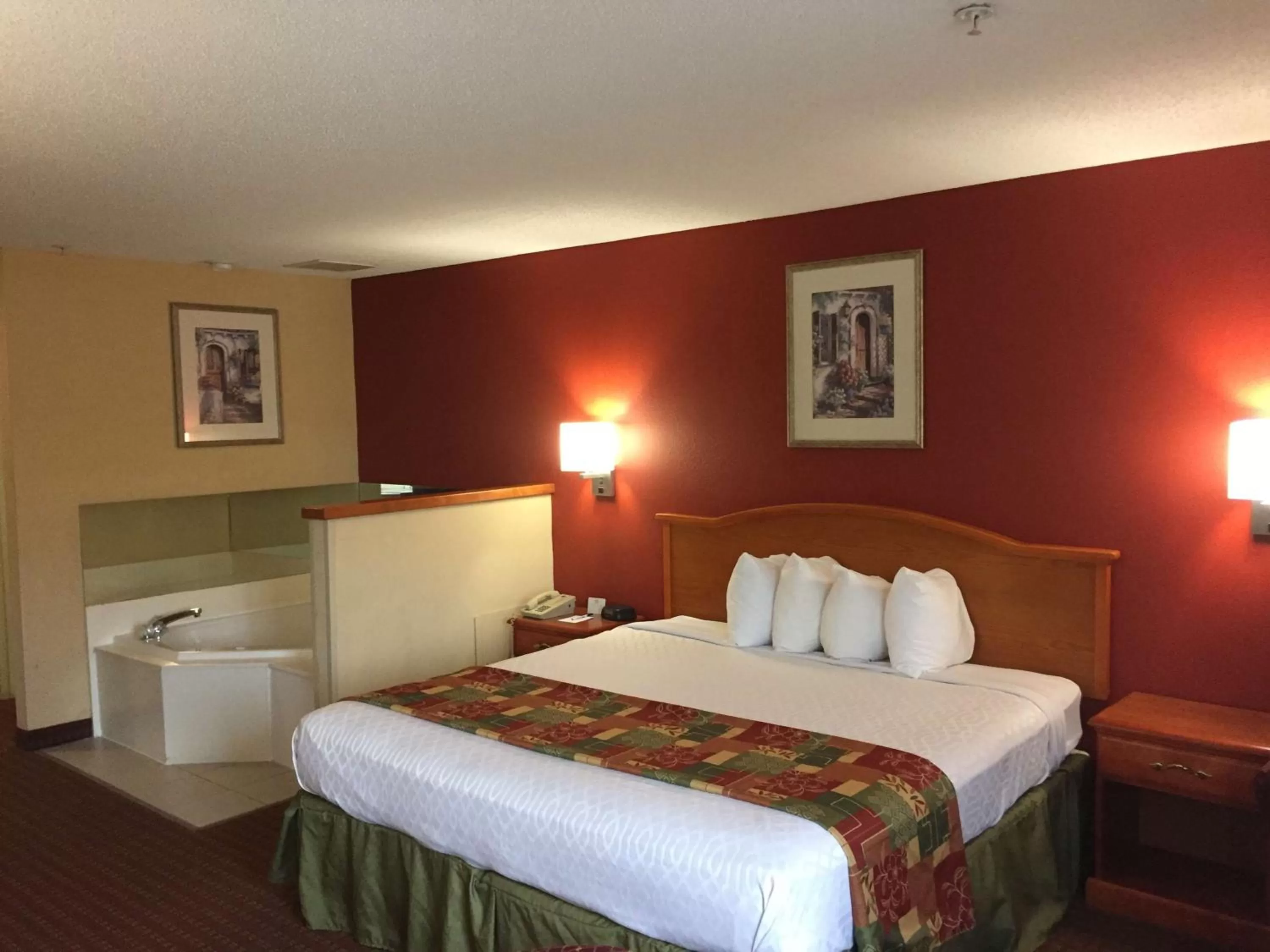 Photo of the whole room, Bed in Millennium Inn