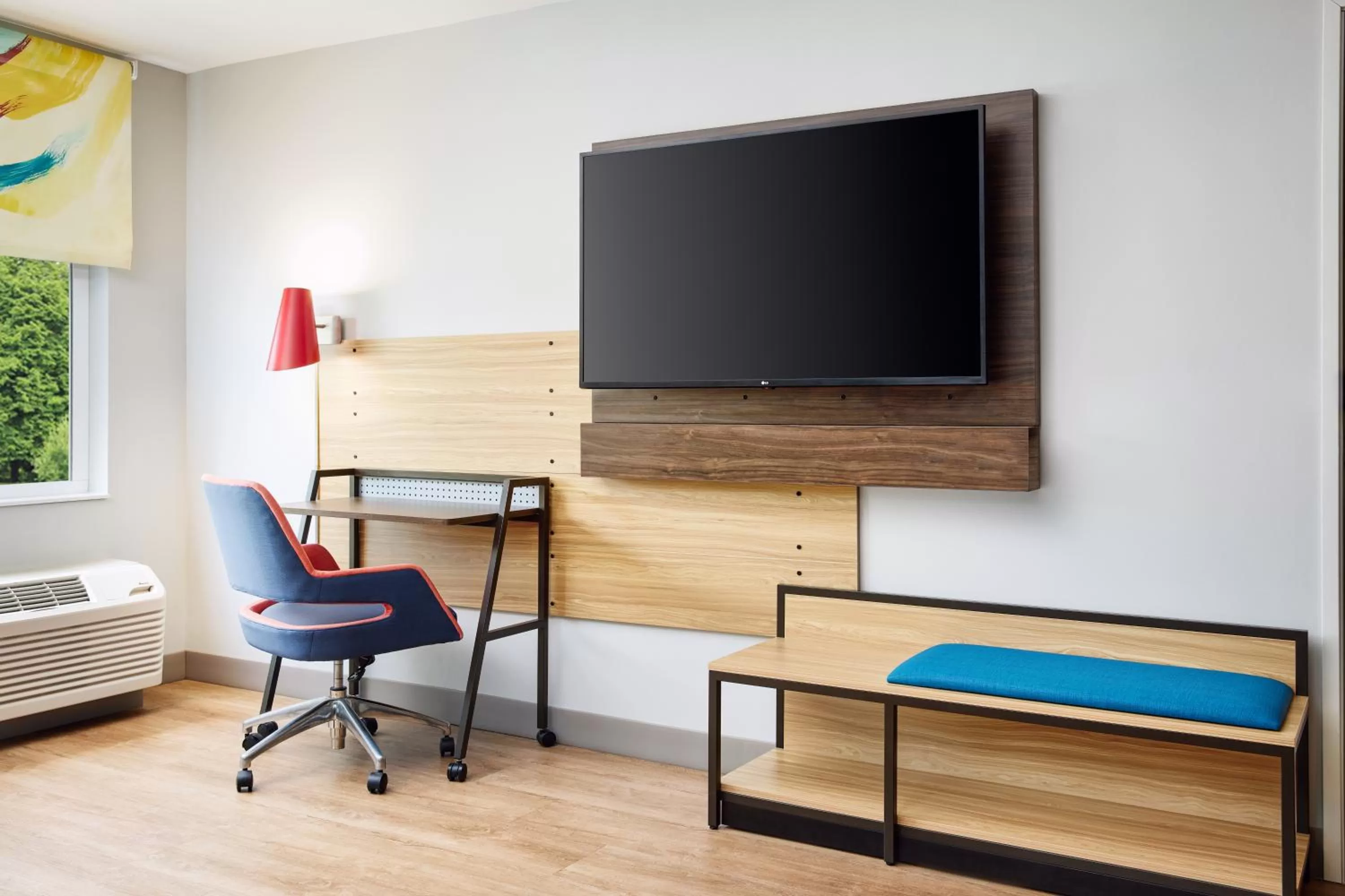 TV and multimedia, Bed in Tru By Hilton Charleston Airport