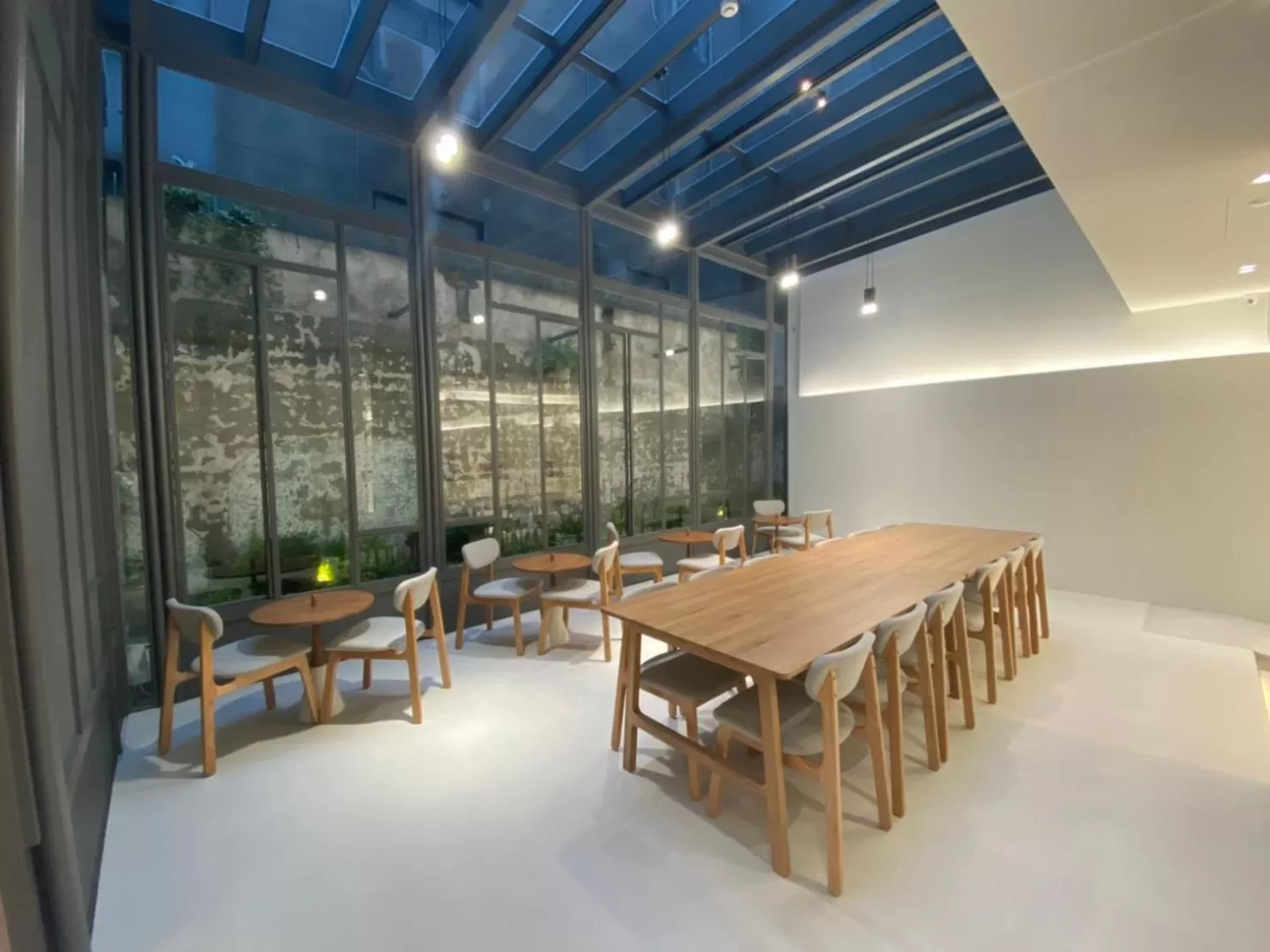 Property building in Hotel Huru House