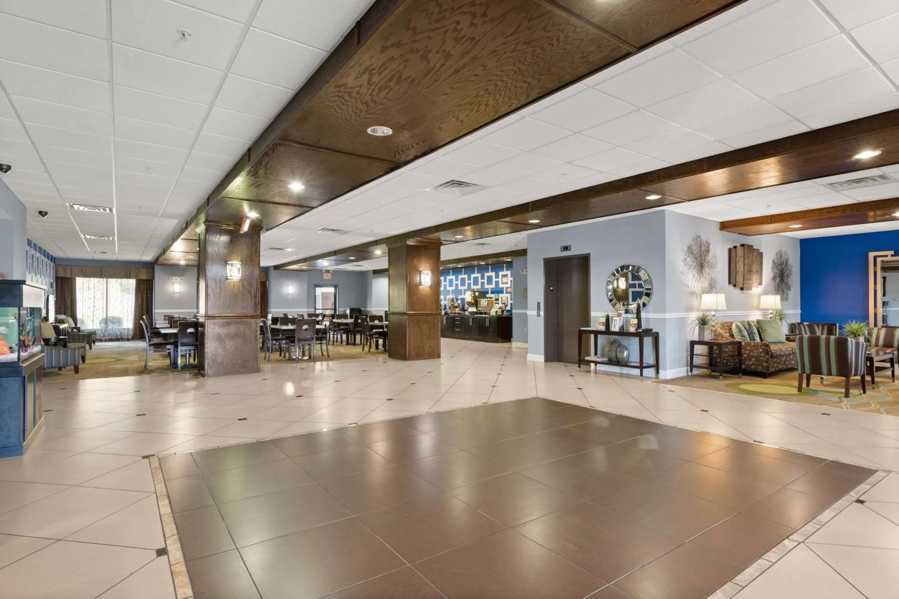 Lobby or reception in Portland Inn & Suites