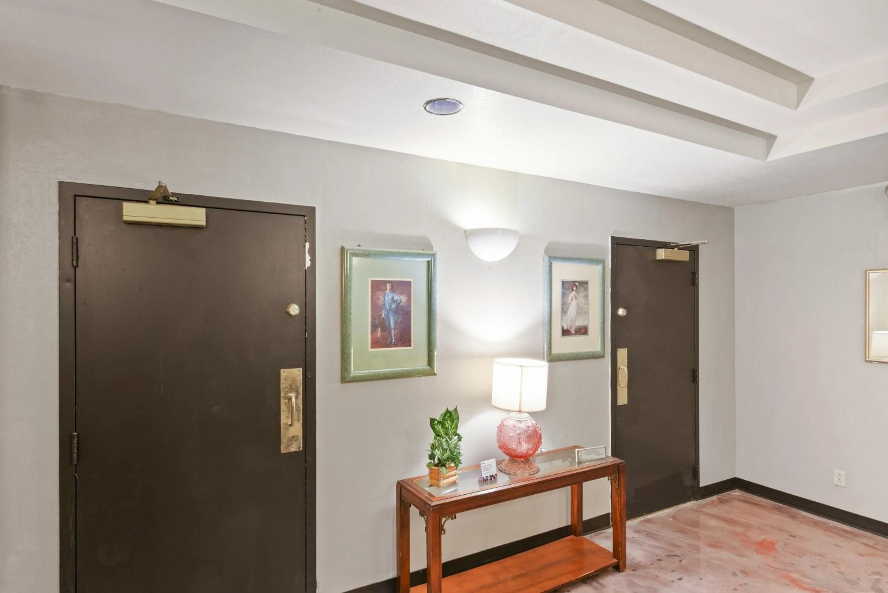 Lobby or reception in OYO Hotel Edmond - University of Central Oklahoma