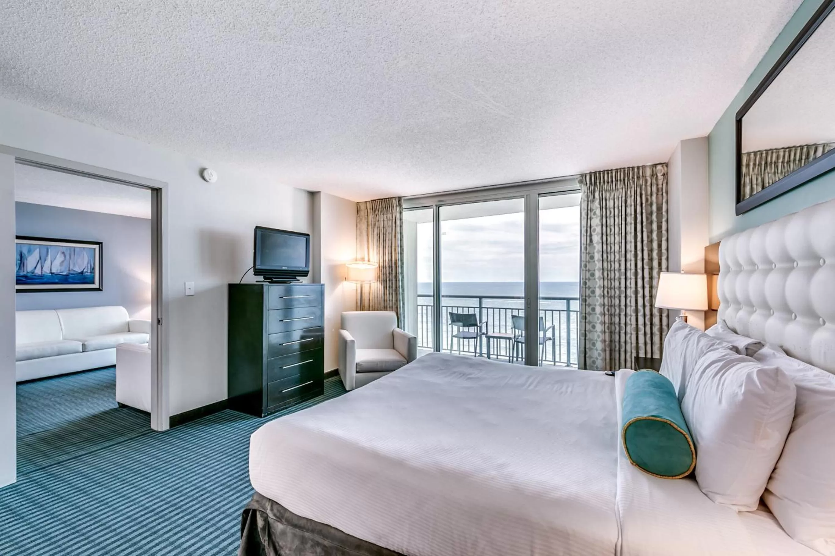 TV and multimedia, Bed in Oceans One Resort