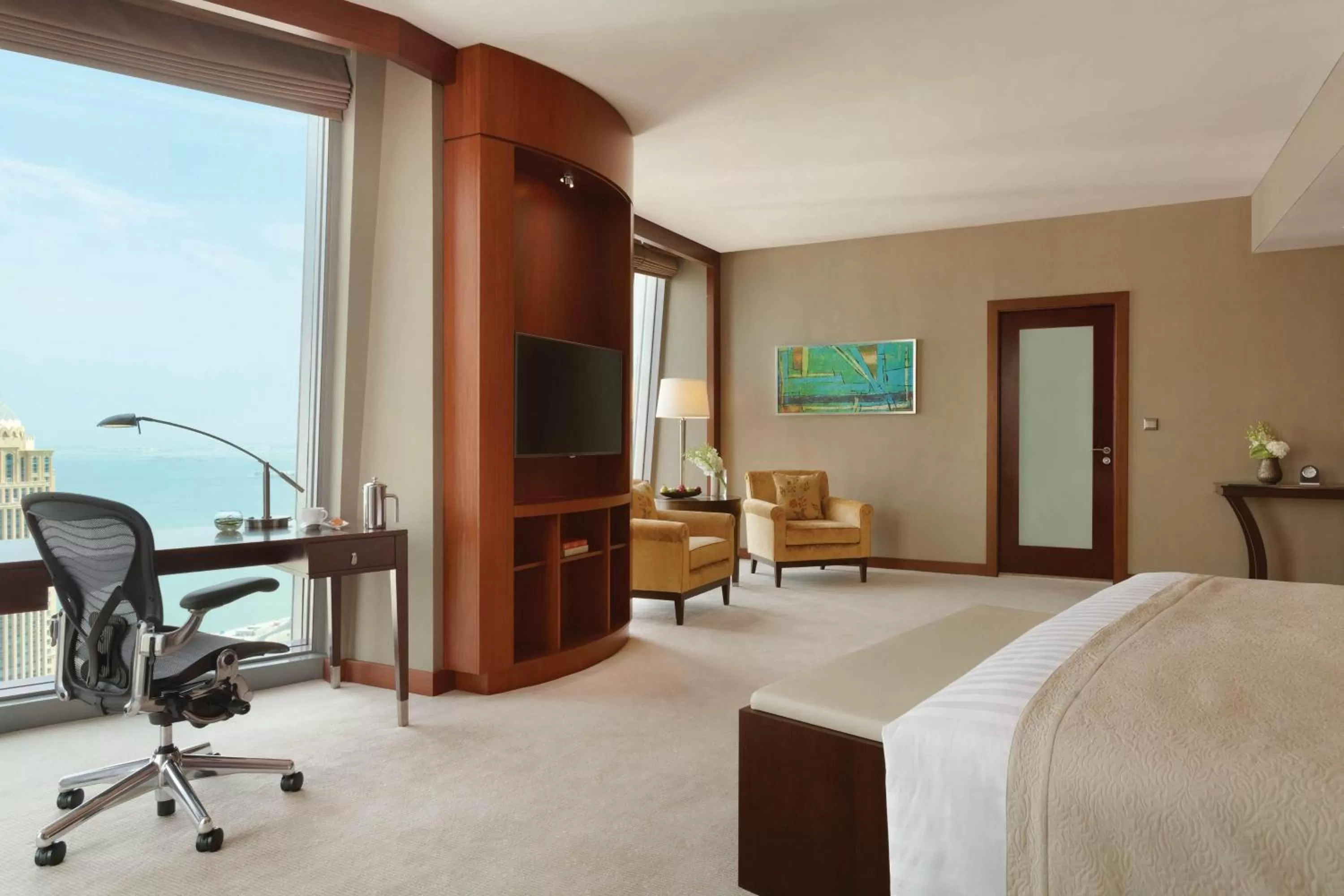 Photo of the whole room, Bed in JW Marriott Marquis City Center Doha