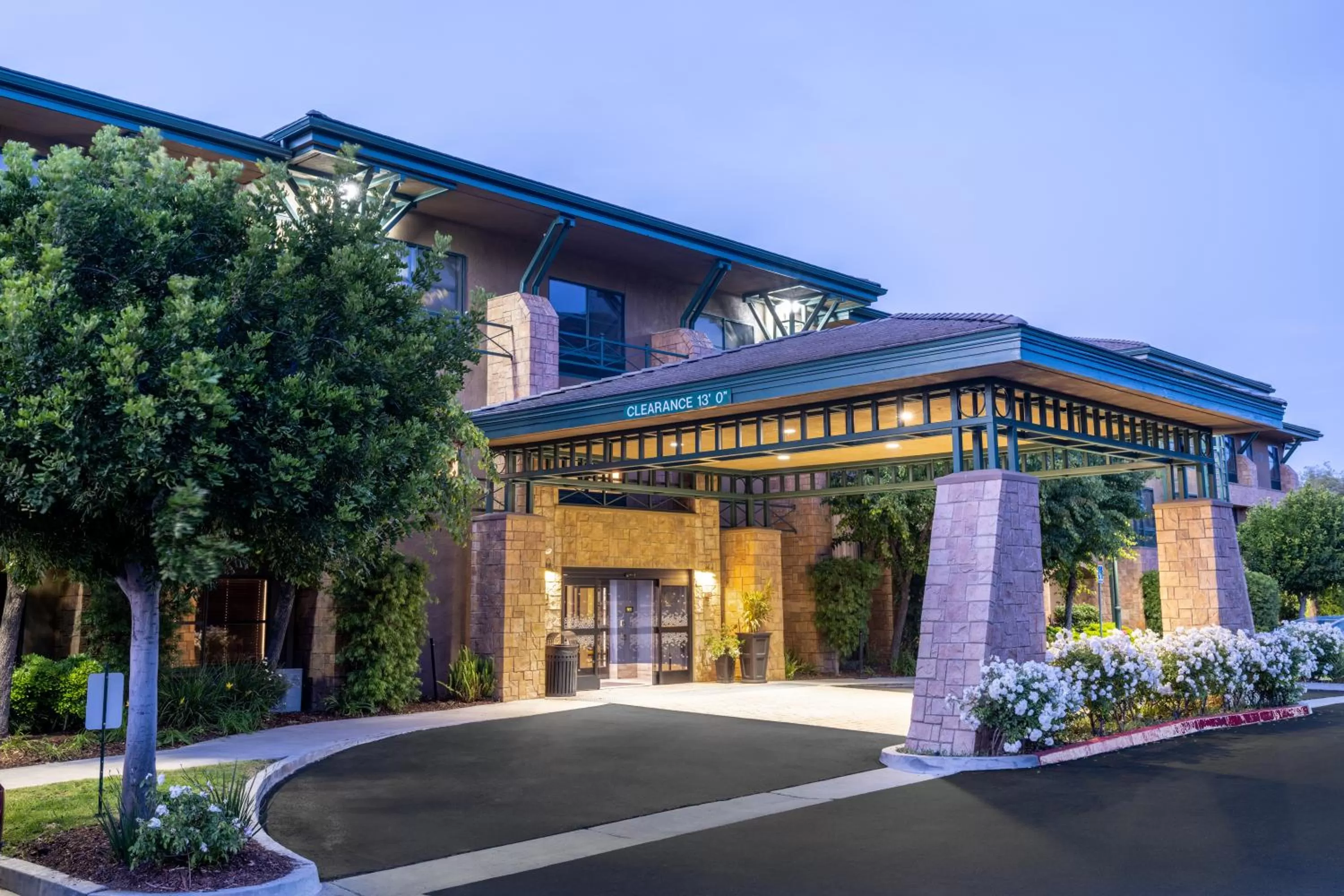 Property building in Hampton Inn & Suites Agoura Hills