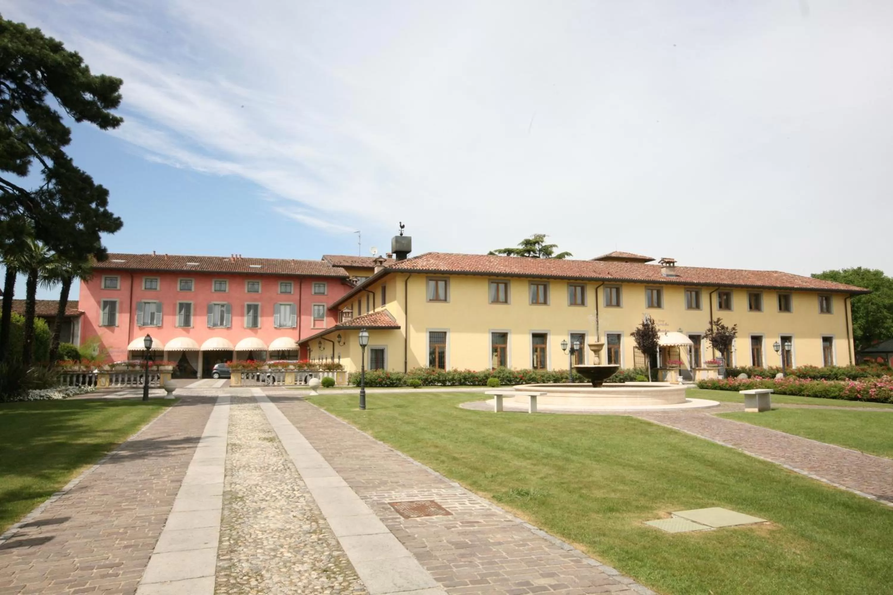 Property building in Bes Hotel Bergamo Cologno al Serio