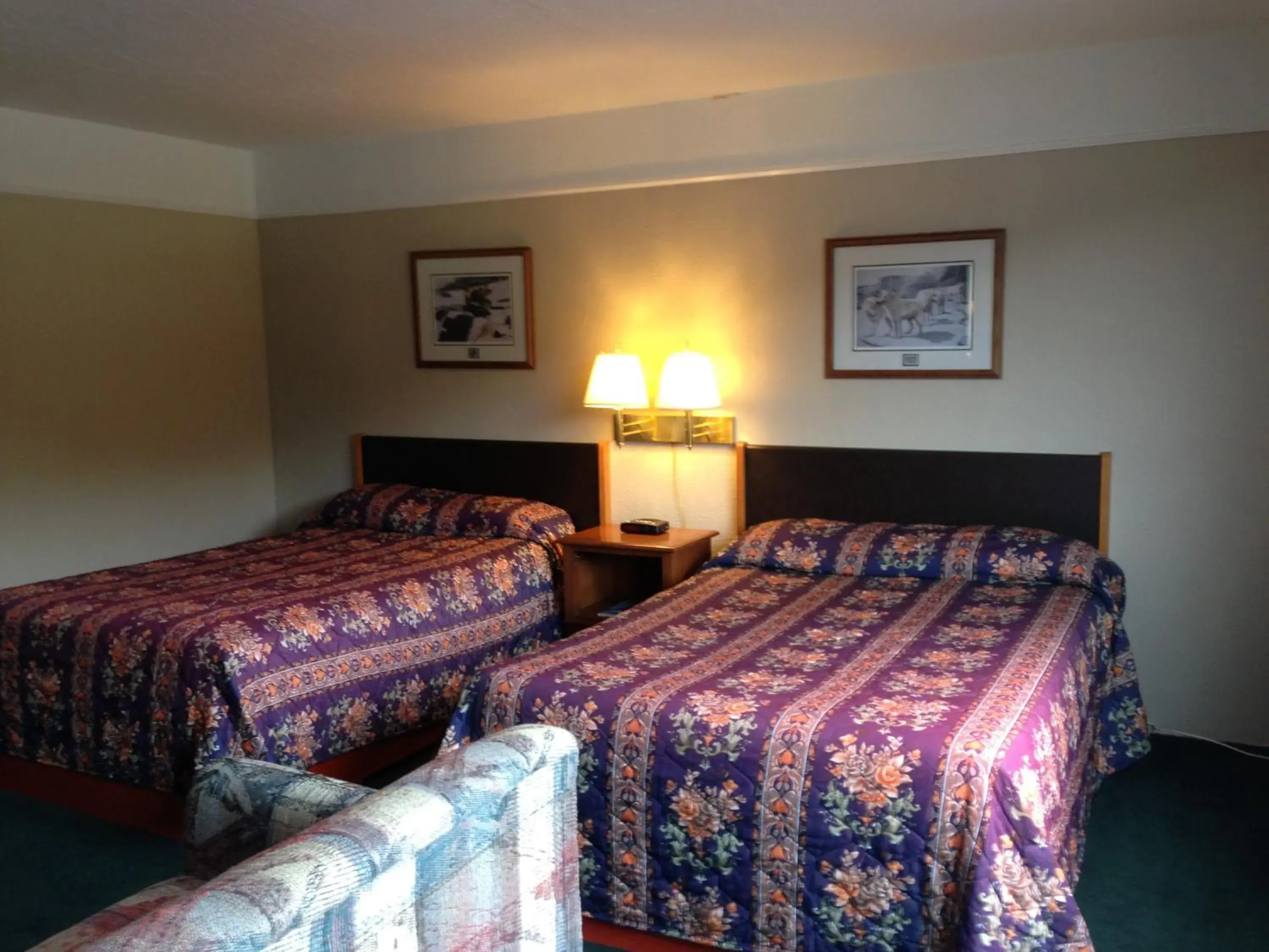 Nonsmoking Suite - single occupancy in Moby Dick Inn Nonsmoking Suite - single occupancy in Moby Dick Inn