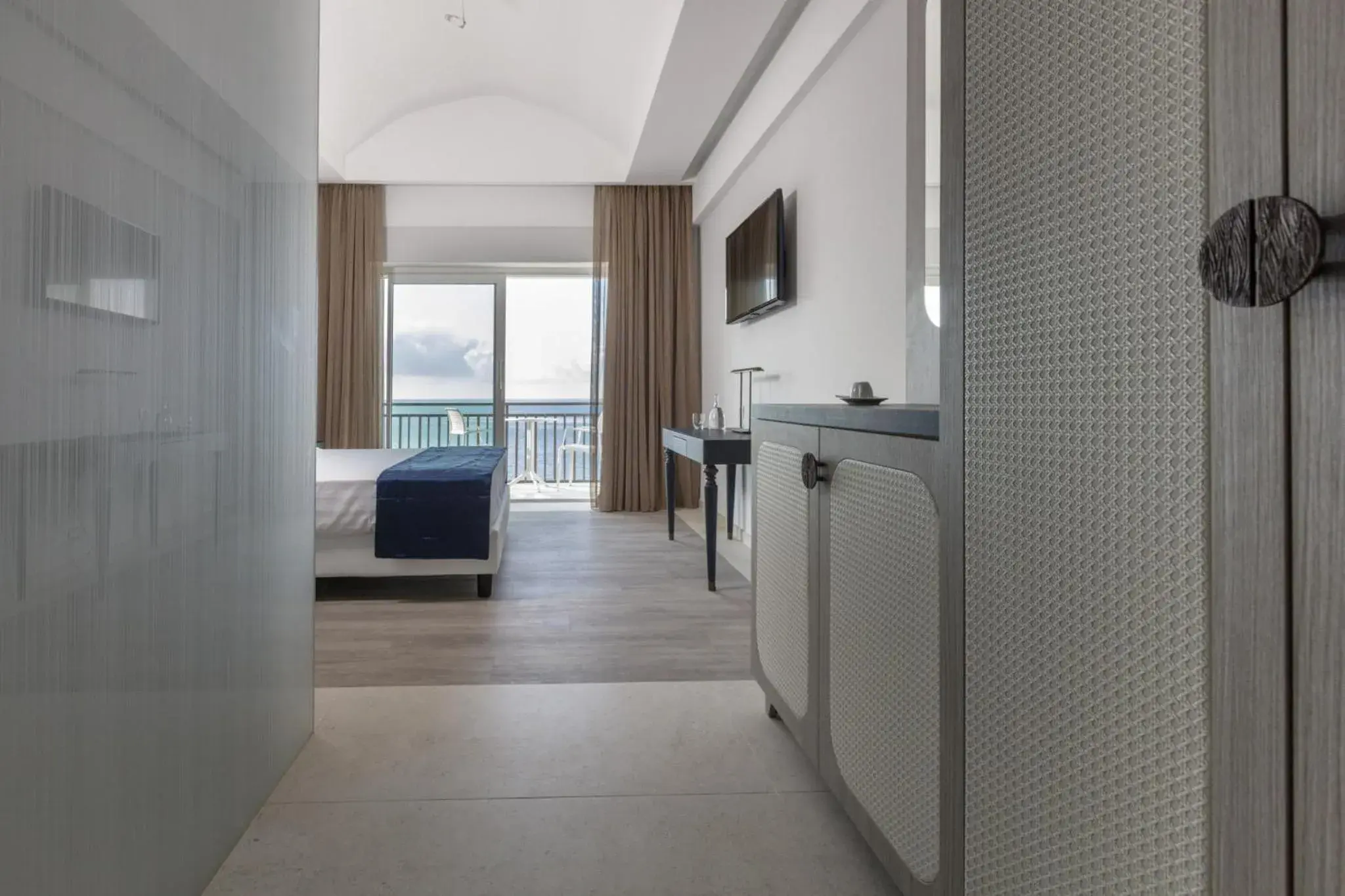 Deluxe Double or Twin Room with Sea View in Summit Hotel Deluxe Double or Twin Room with Sea View in Summit Hotel