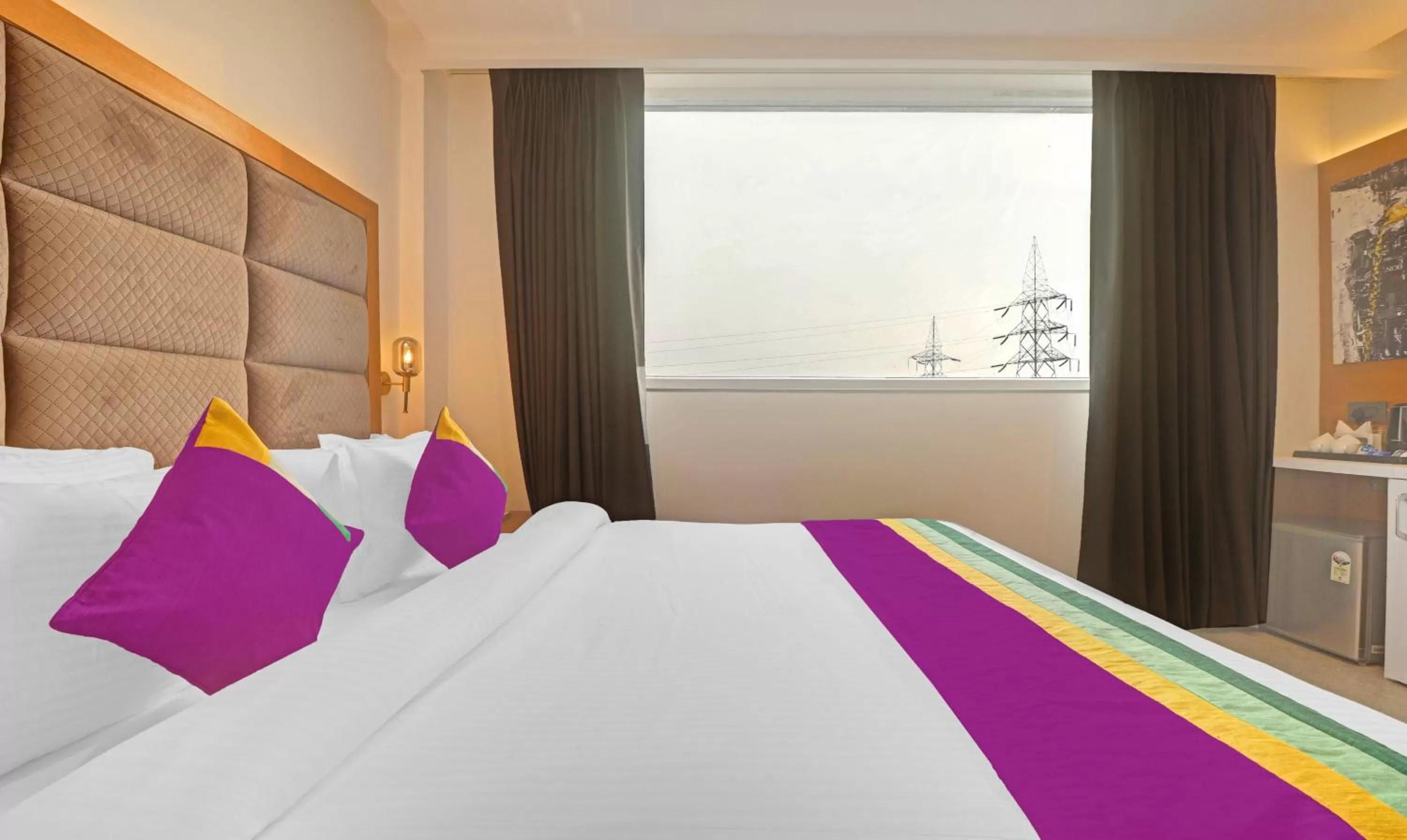 Bedroom, Bed in Treebo Tryst Tamarind