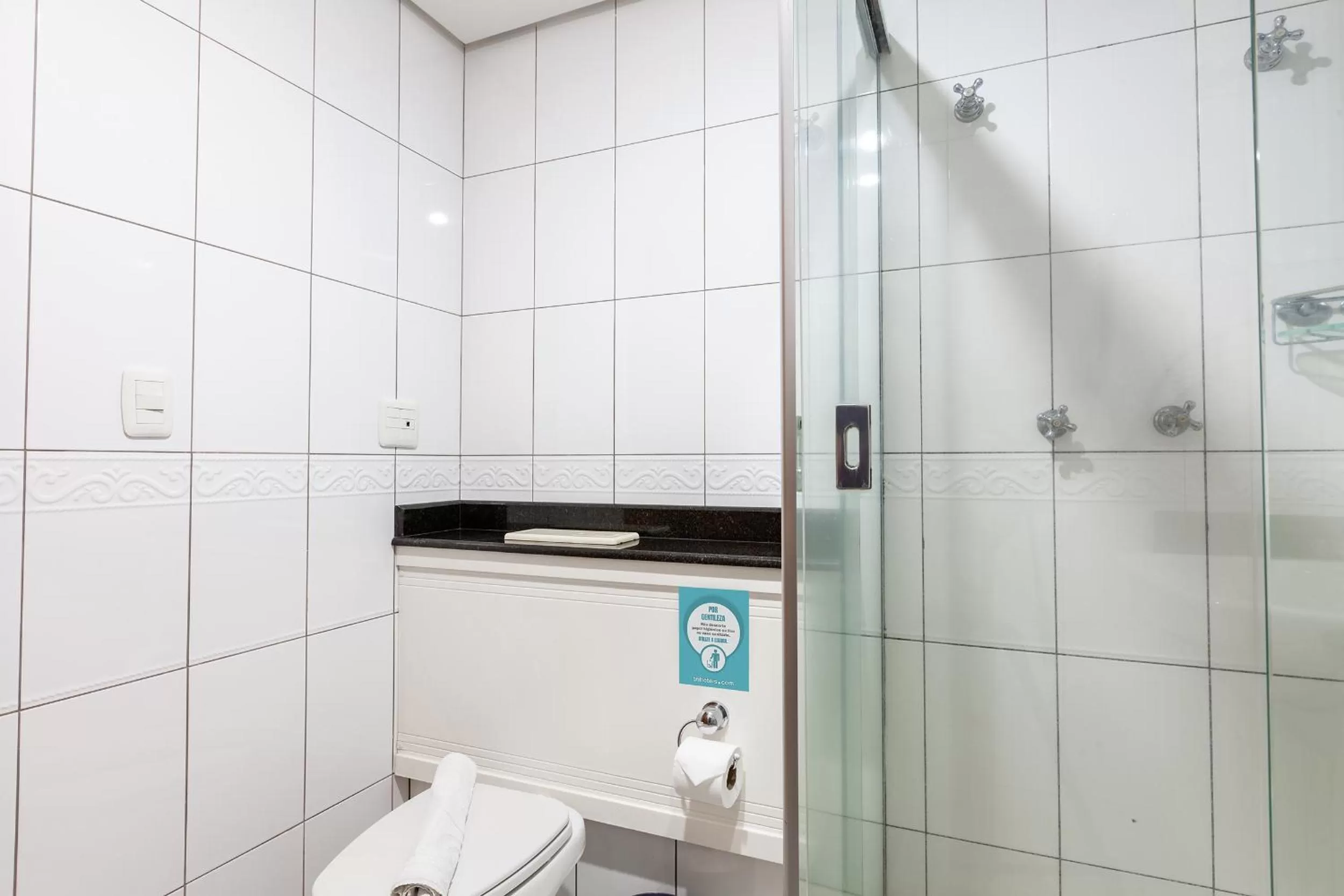 Bathroom in Tri Hotel Executive Caxias