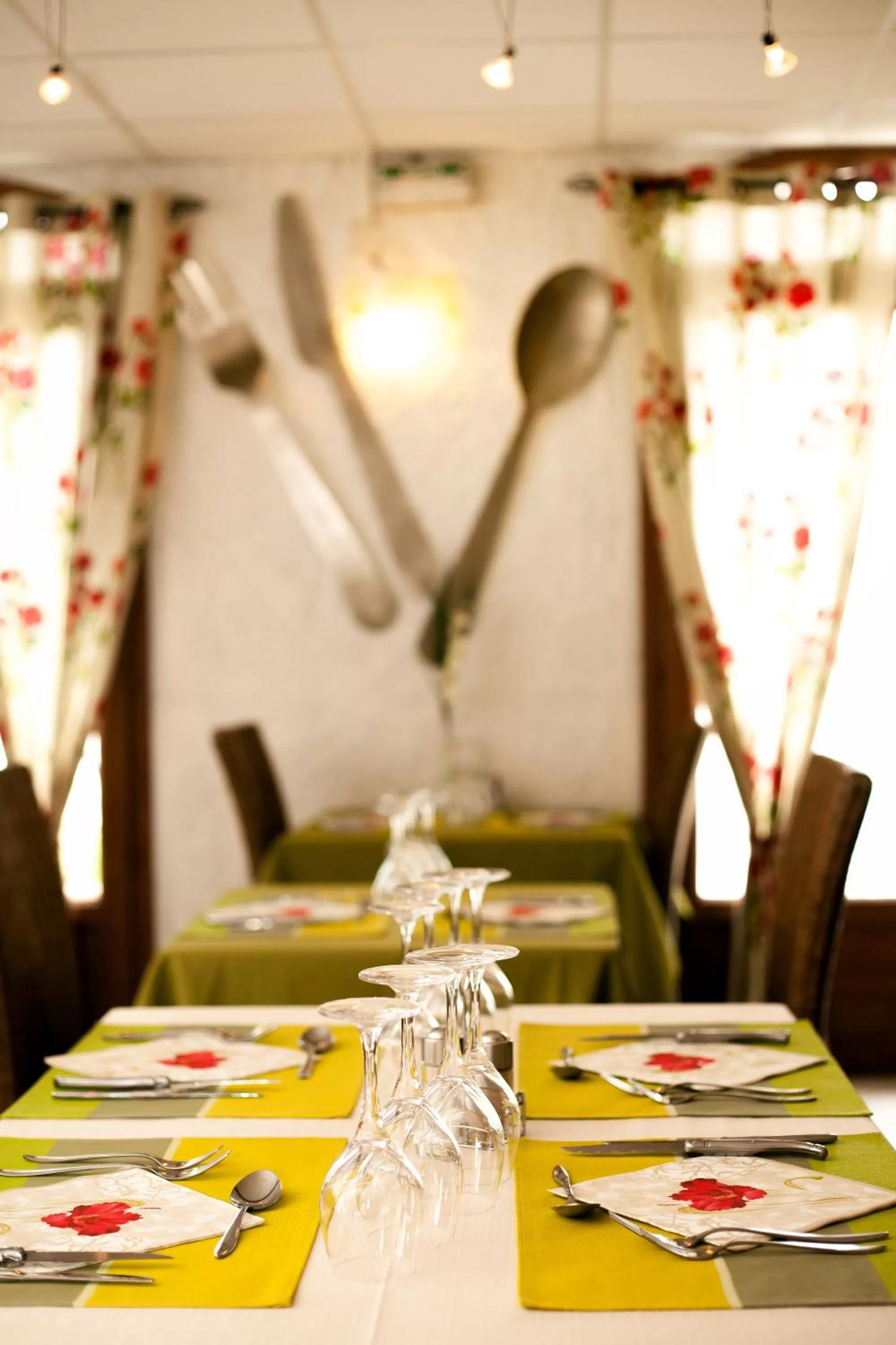 Restaurant/places to eat in Au Feu de Bois