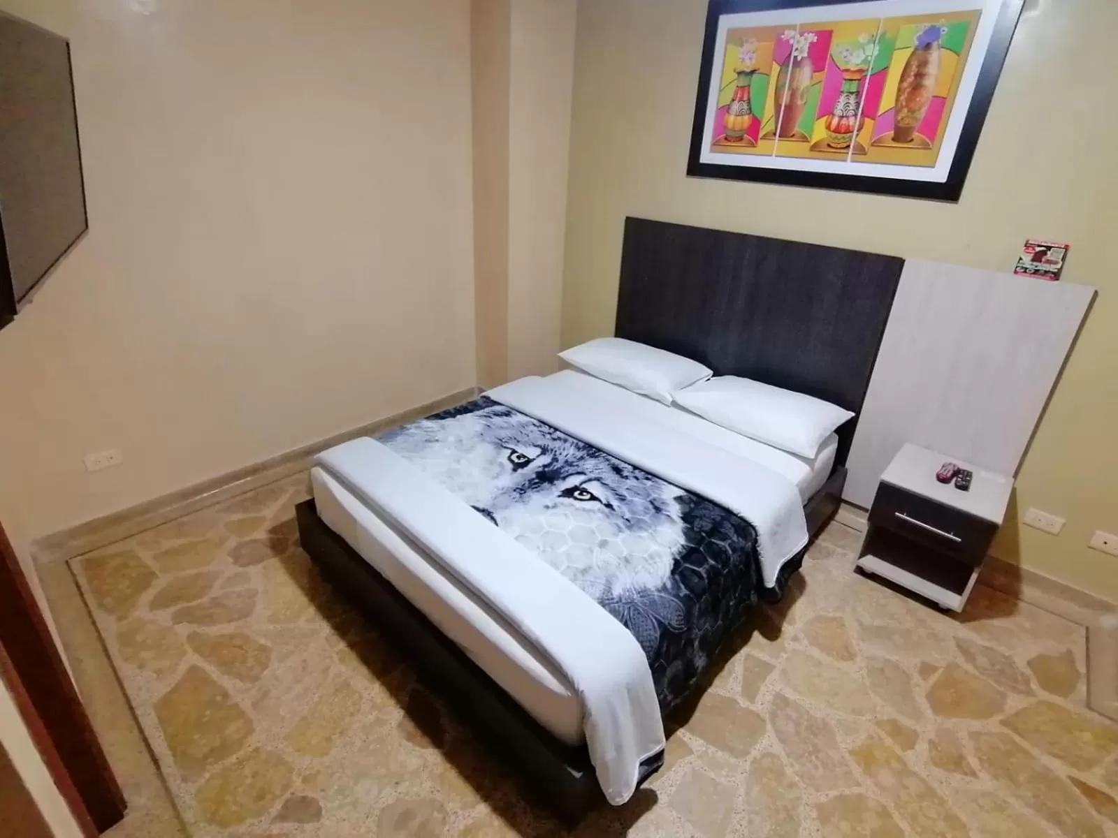 Bed in HOTEL GOLDEN SUITE