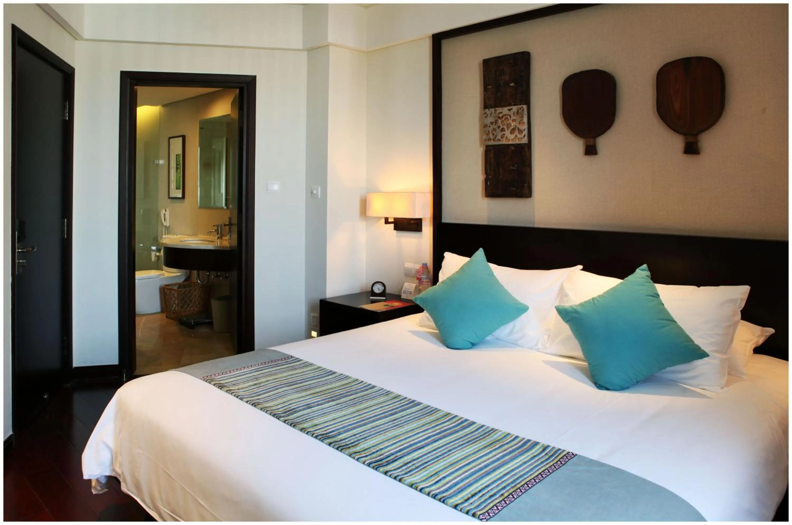 Bed in Howard Johnson Resort Sanya Bay