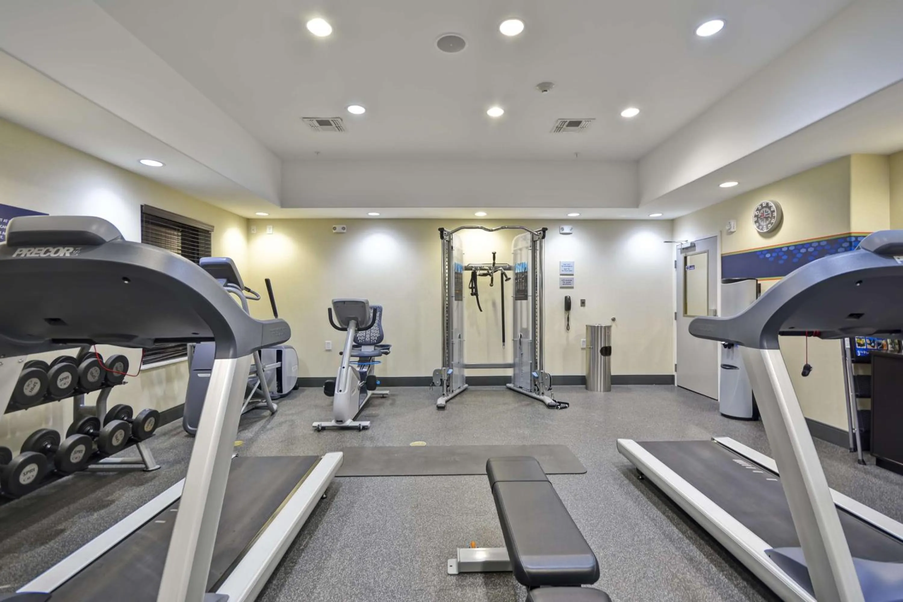 Fitness centre/facilities in Hampton Inn Kenedy