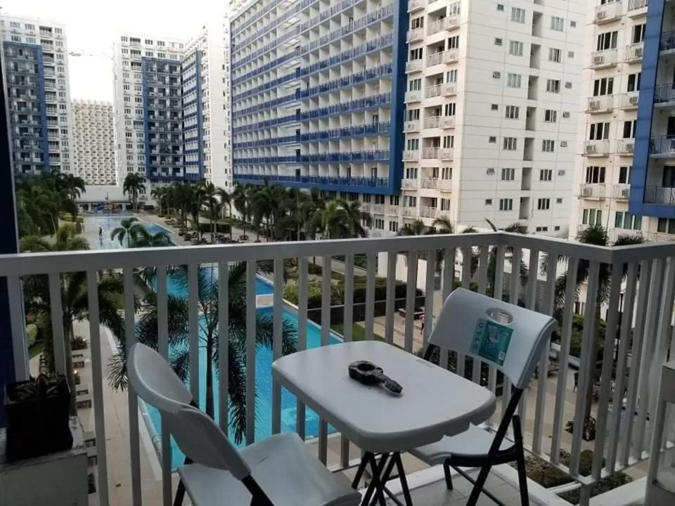 Balcony/Terrace in Sea Residences Homey Condo by DNJ