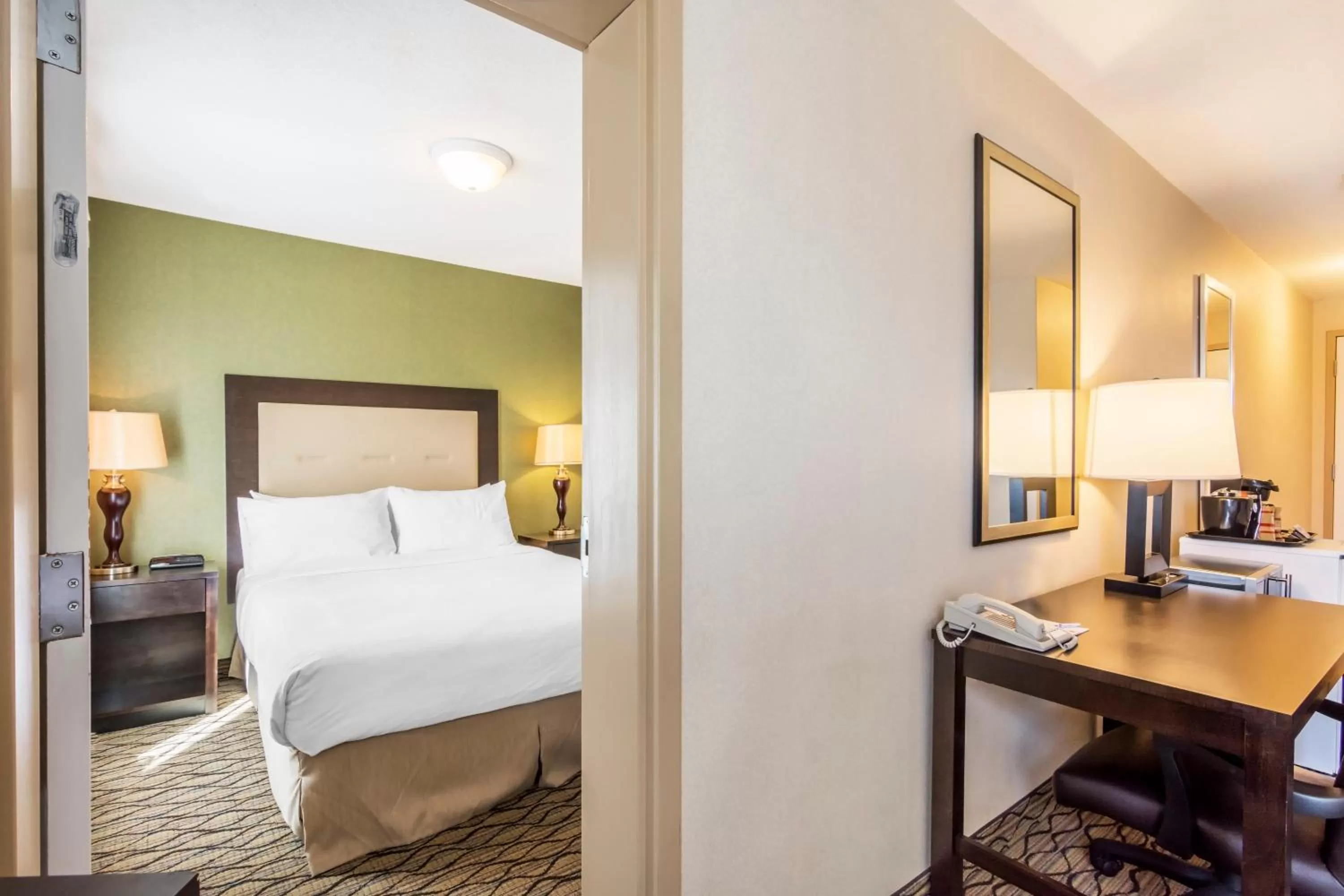 Bed in Clarion Hotel & Conference Centre