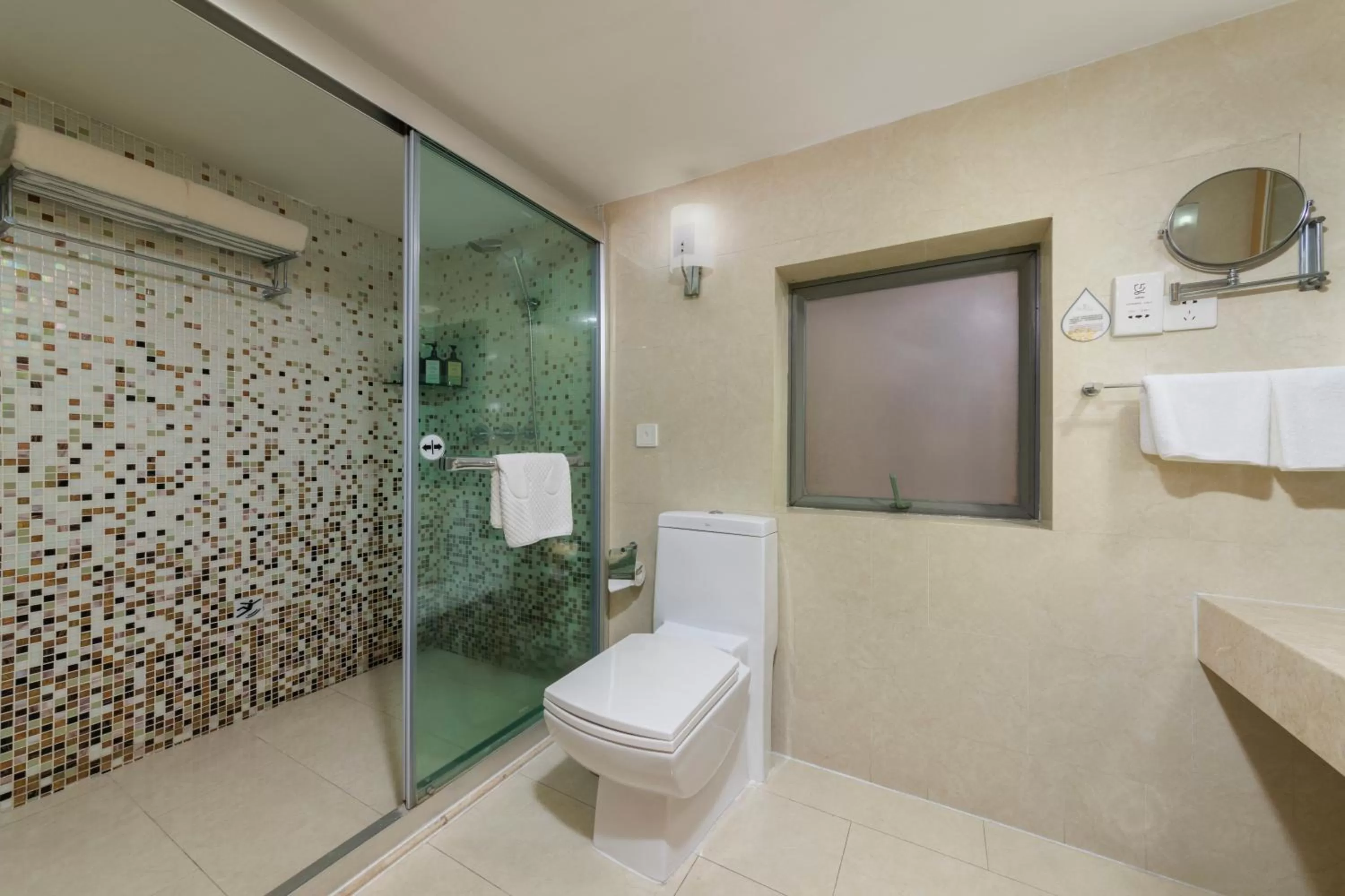 Toilet in Sunflower Hotel &Residence, Futian Port Branch
