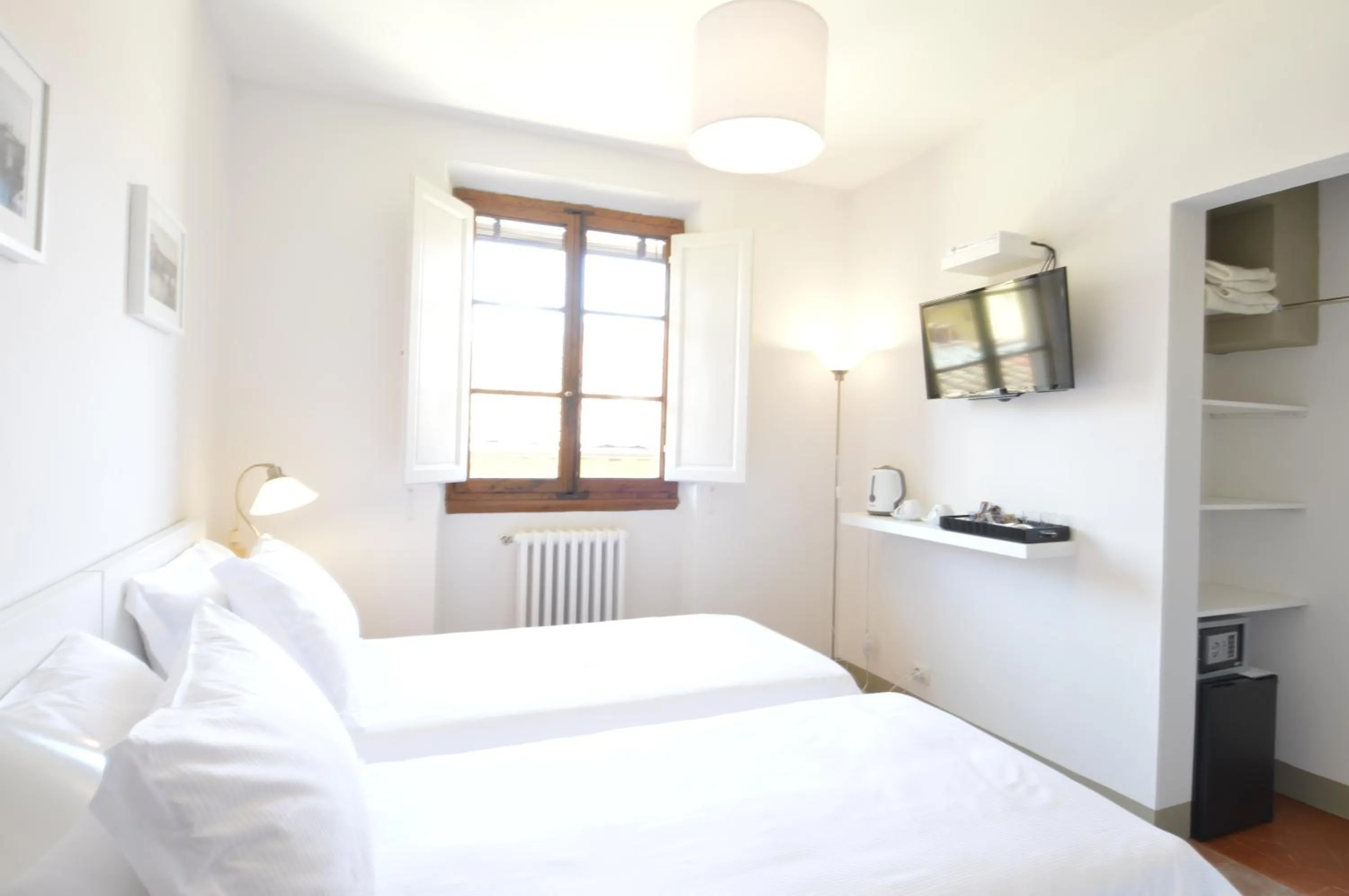 Photo of the whole room, Bed in Toscanelli Residenza d'Epoca