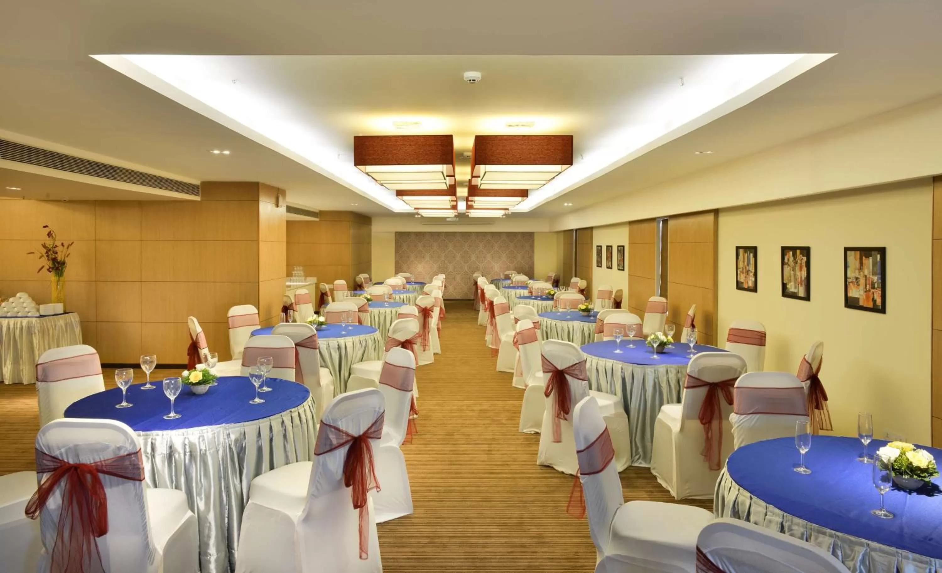 Meeting/conference room in Hampton by Hilton Vadodara-Alkapuri