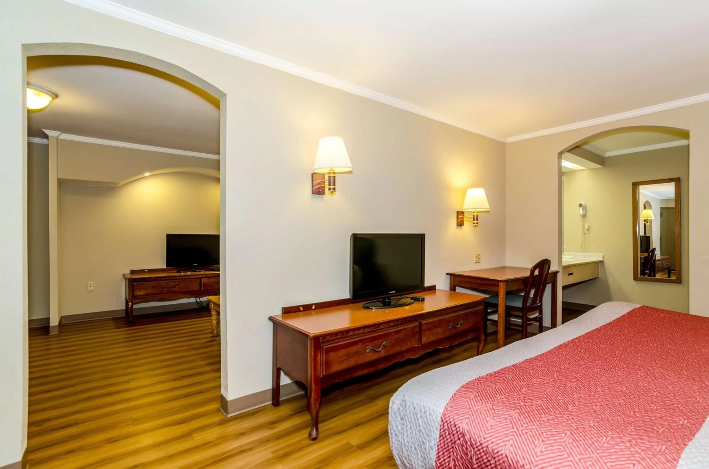 TV and multimedia, Bed in Motel 6-Newark, DE