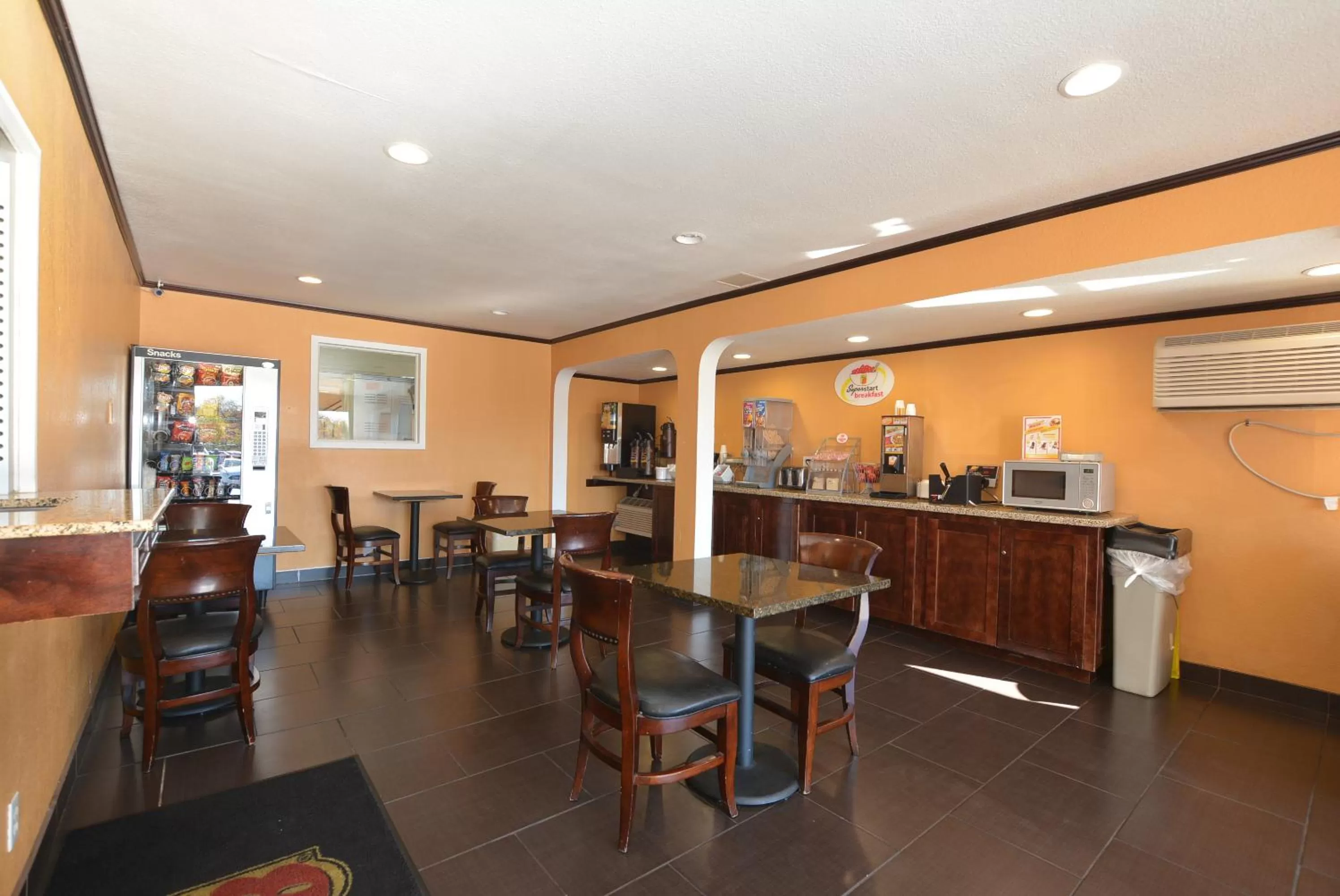 Restaurant/places to eat in Super 8 by Wyndham Midwest City OK