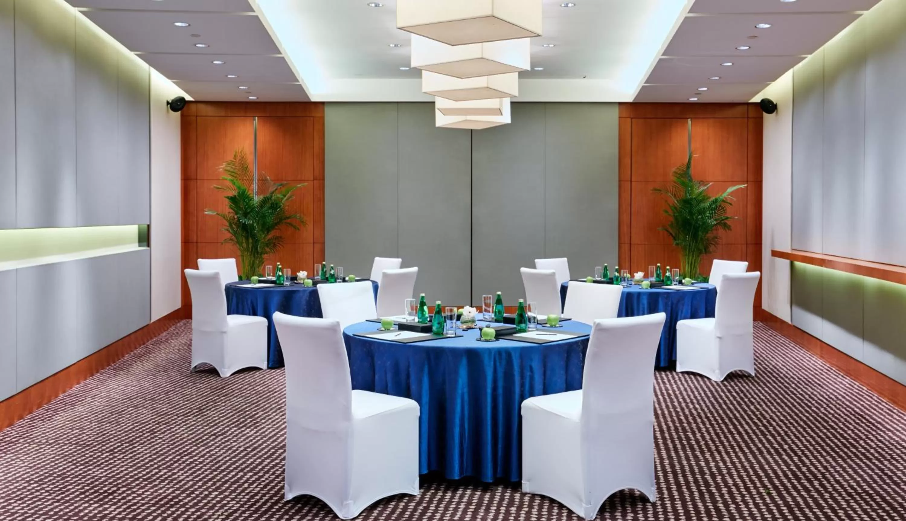 Meeting/conference room in InterContinental Hangzhou ICC by IHG