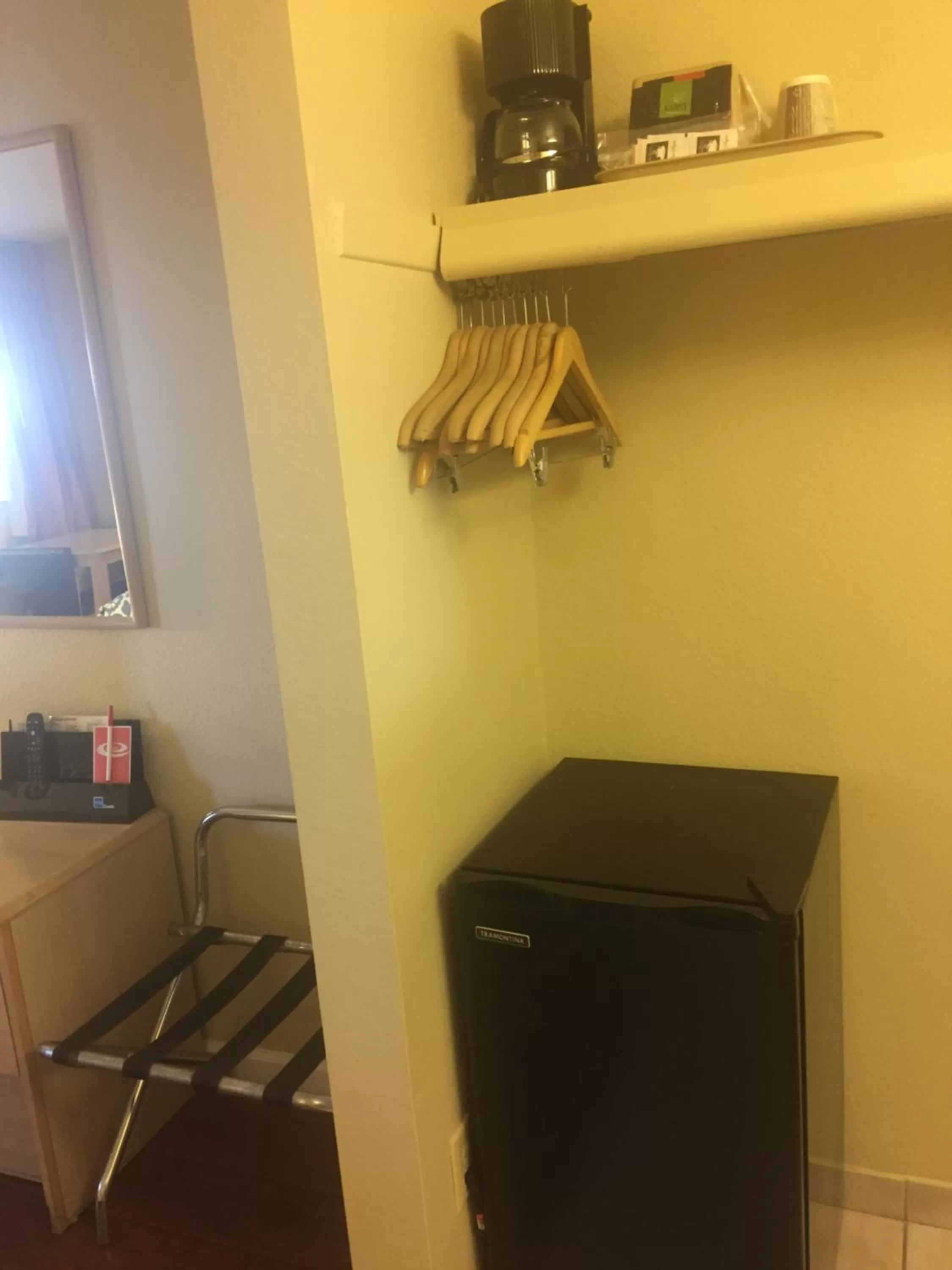 minibar in Econo Lodge I-40 Exit 286-Holbrook Holbrook