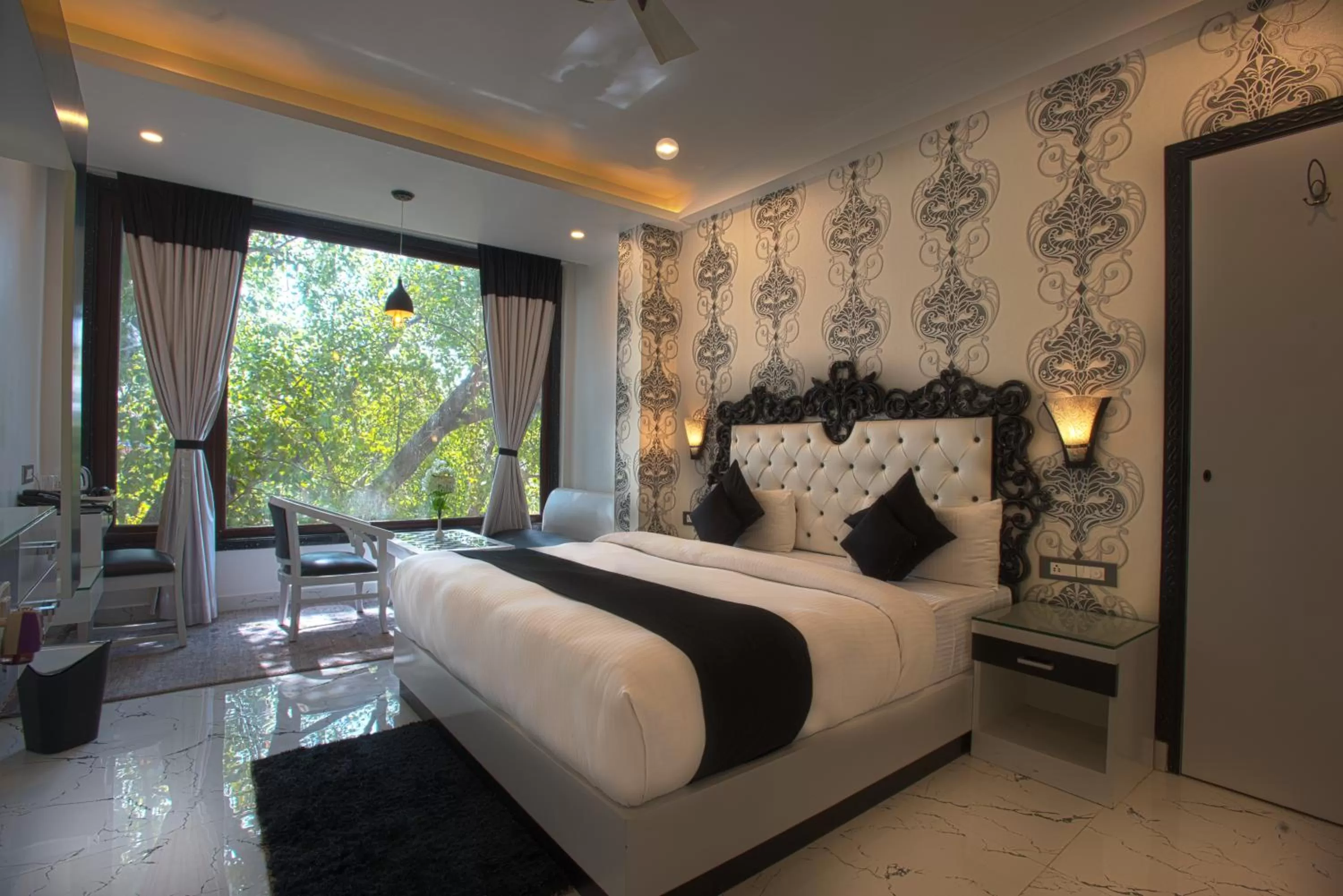 Photo of the whole room, Bed in Hotel Heritage Inn at Assi Ghat