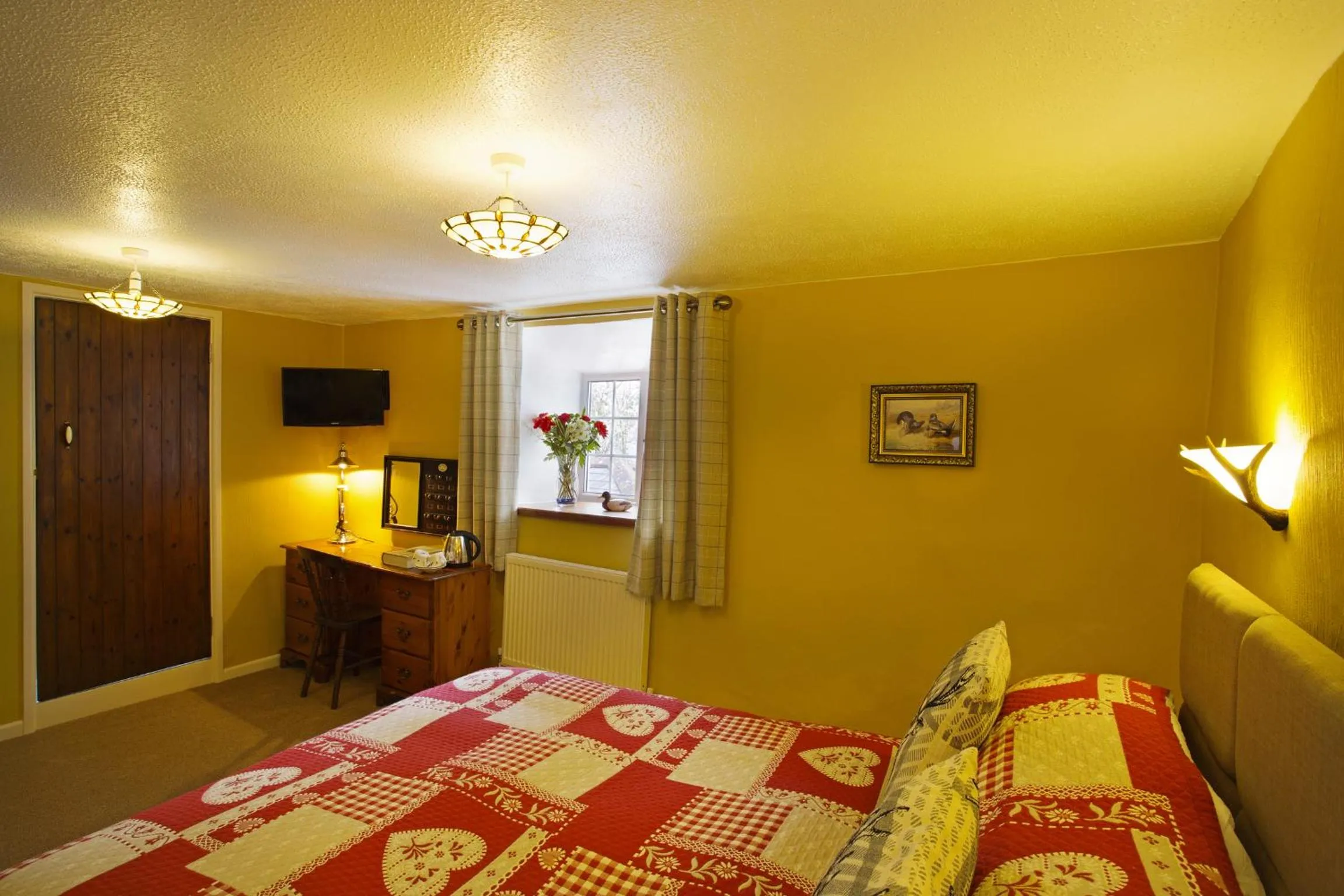 Bedroom, Bed in Tinhay Mill