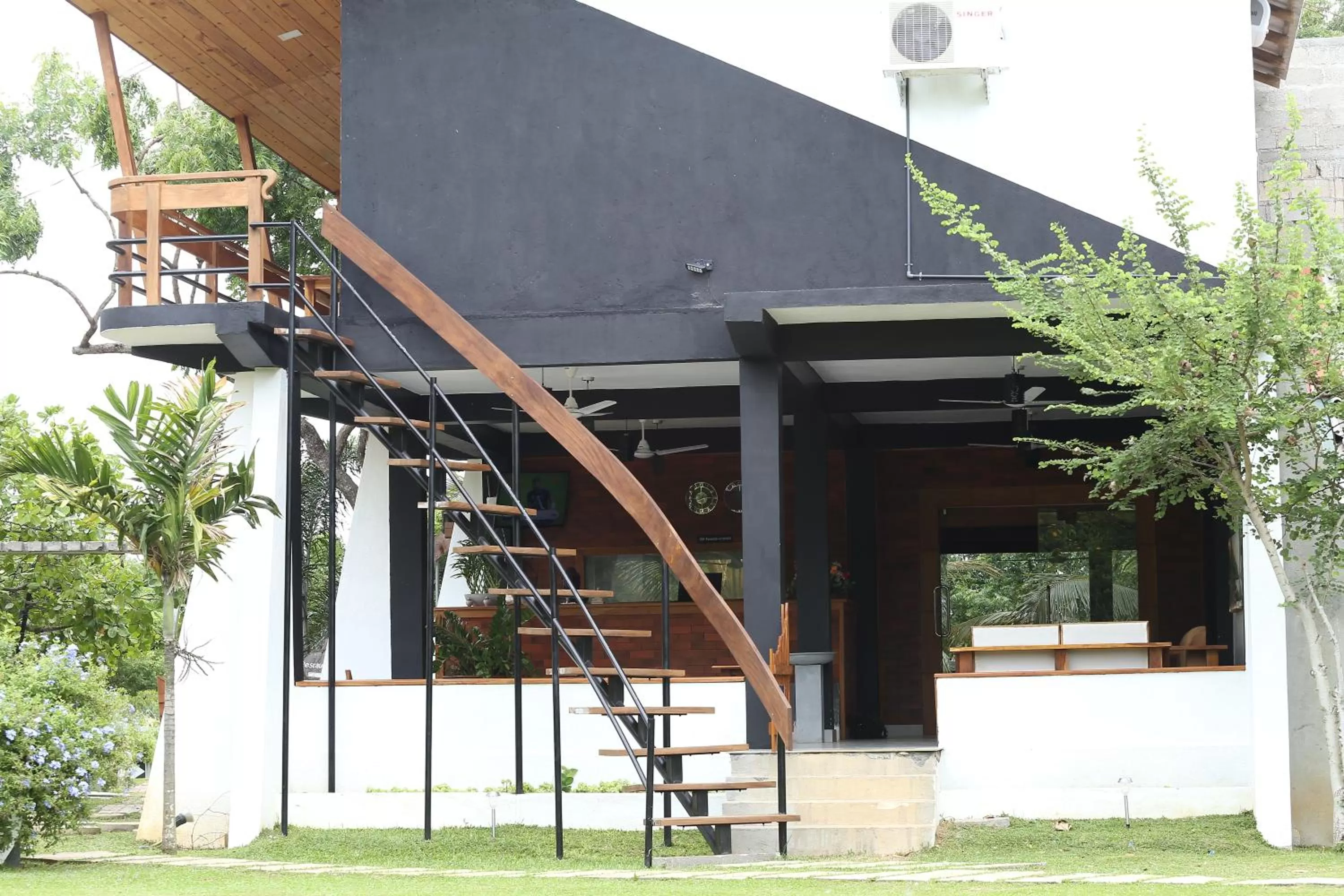 Balcony/Terrace in Eco Hotel Black & White - Anuradhapura