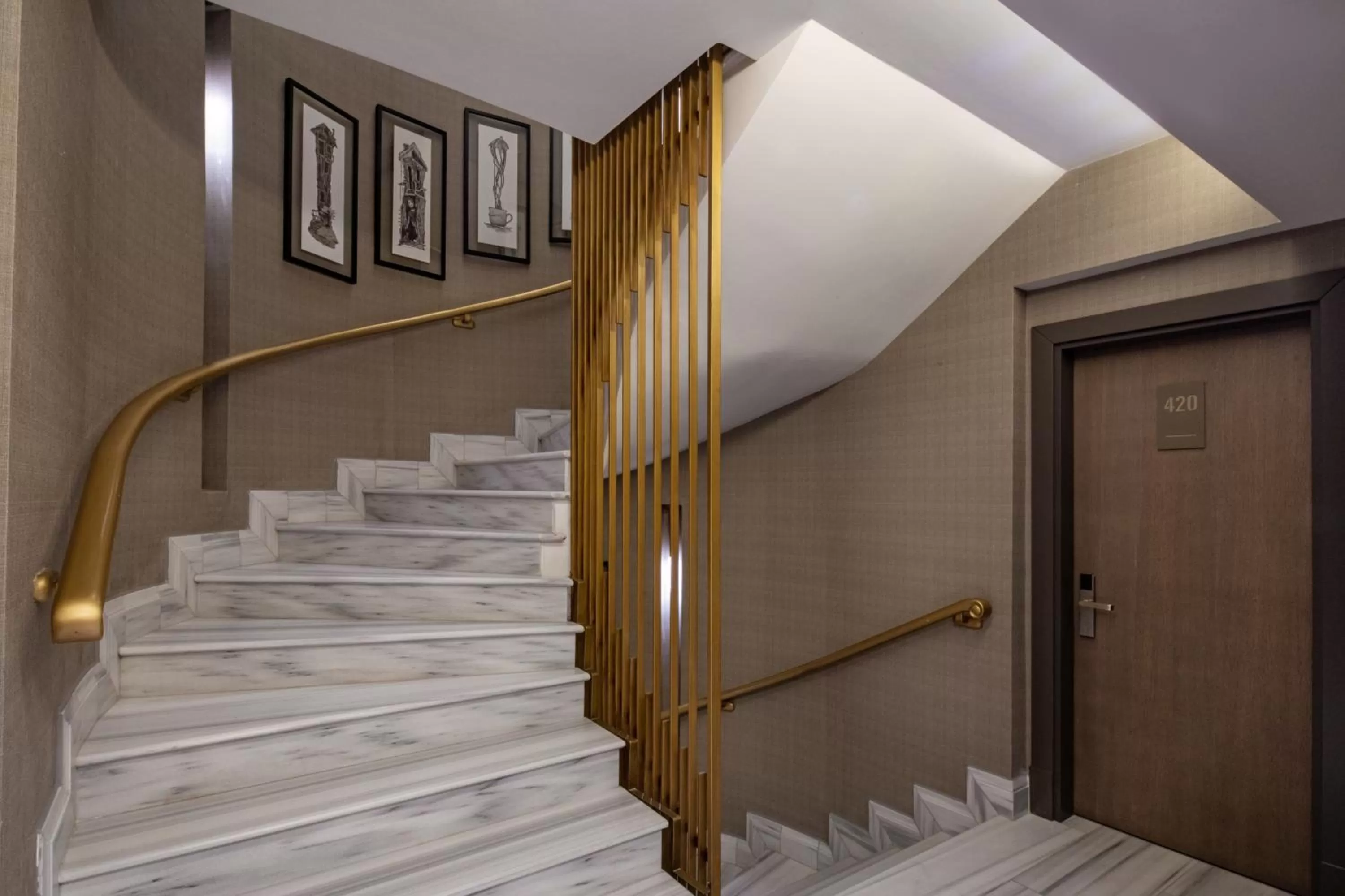 Restaurant/places to eat in Mula Hotel