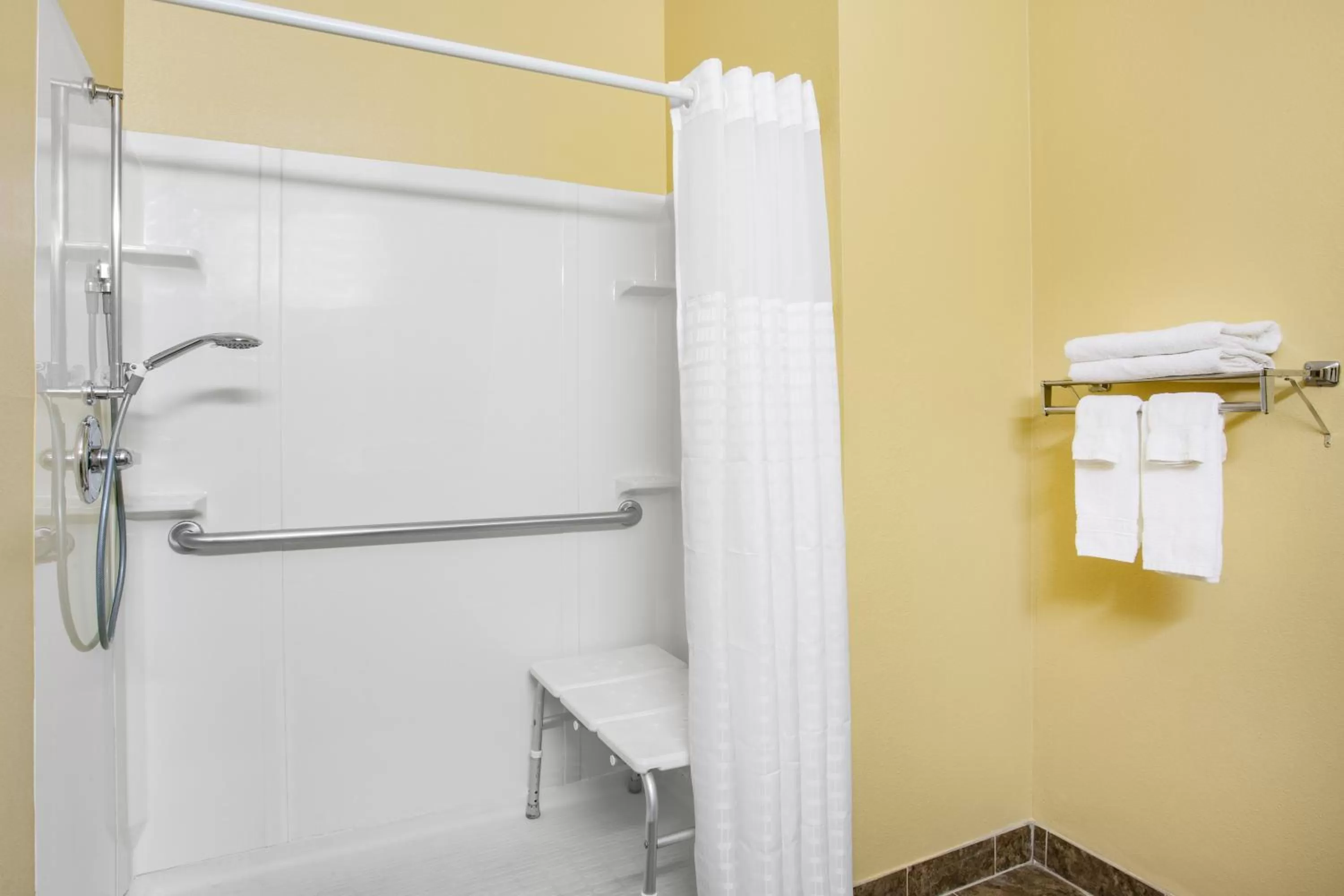 Toilet in Super 8 by Wyndham Kokomo