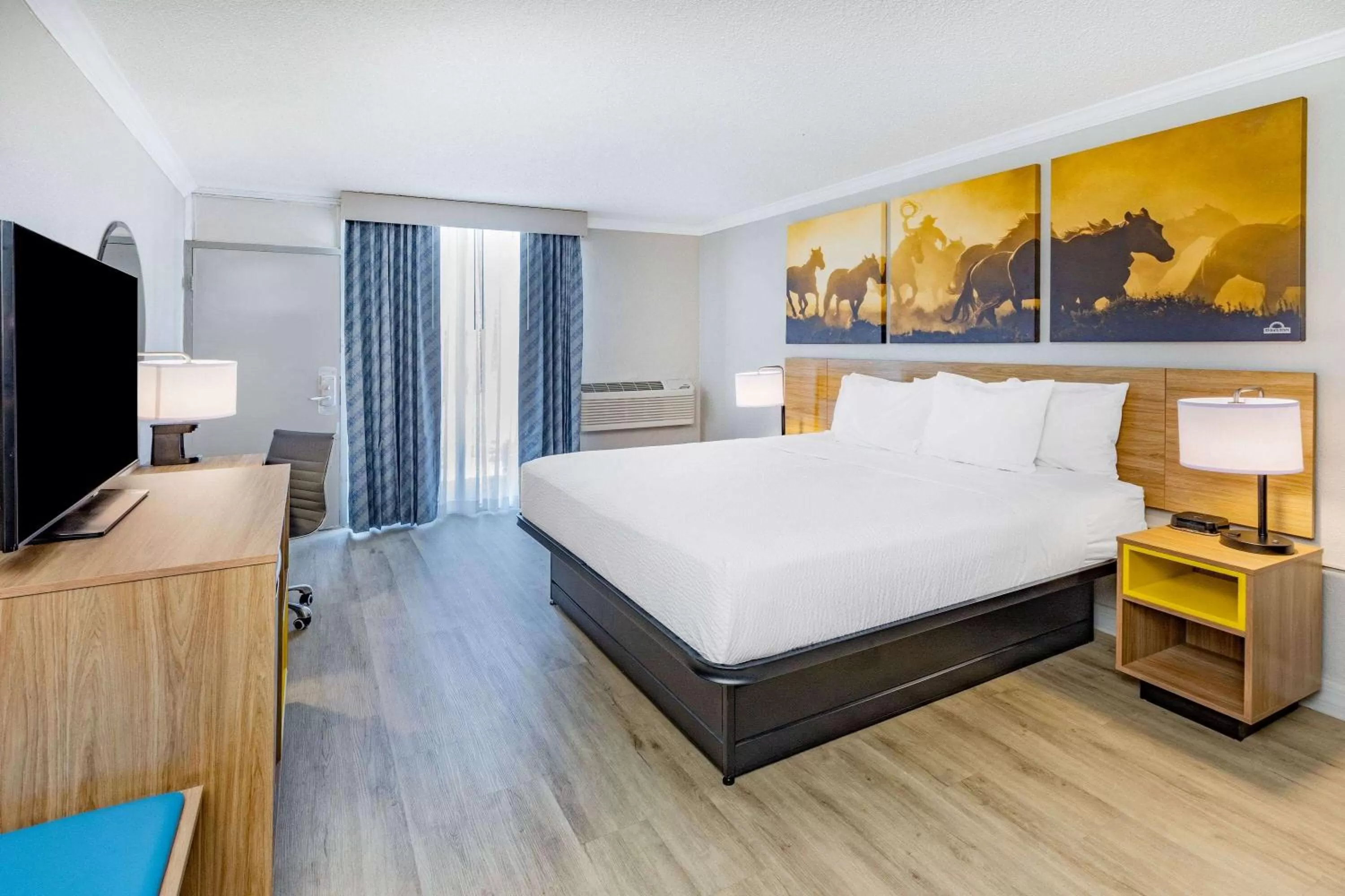 Photo of the whole room, Bed in Days Inn by Wyndham Del Rio