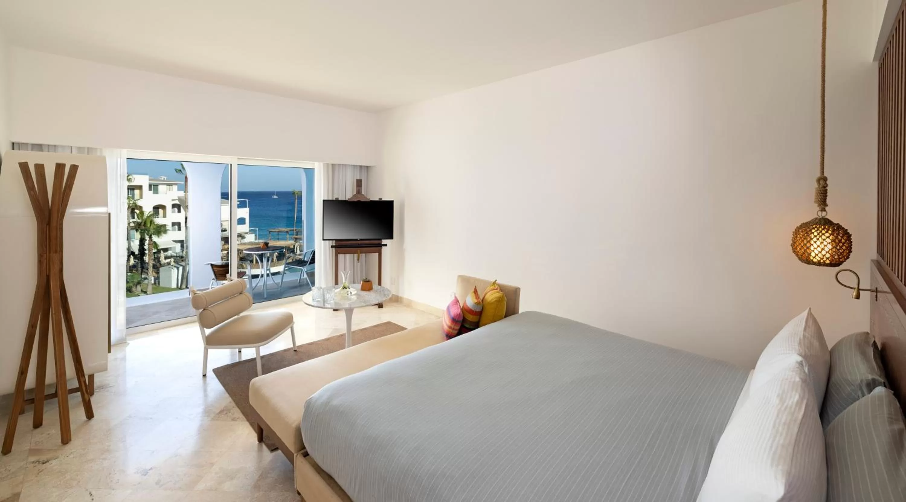 View (from property/room), Bed in ME Cabo by Meliá