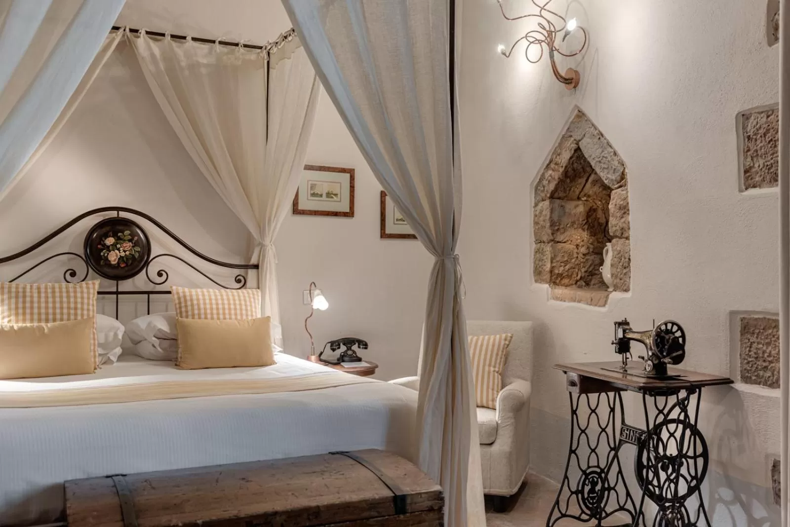 Property building, Bed in PALAZZO DEL CAPITANO Wellness & Relais - Luxury Borgo Capitano Collection