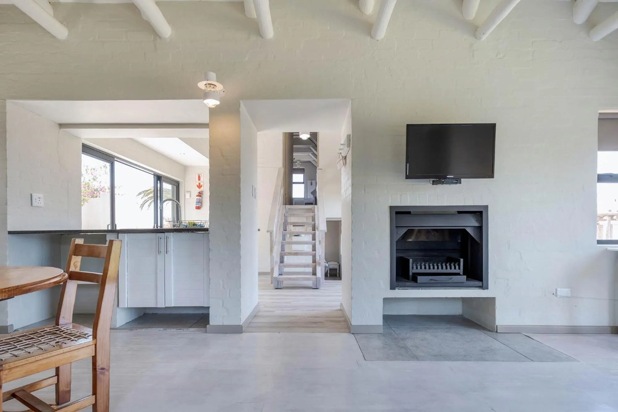 TV and multimedia in Blue Bay Lodge