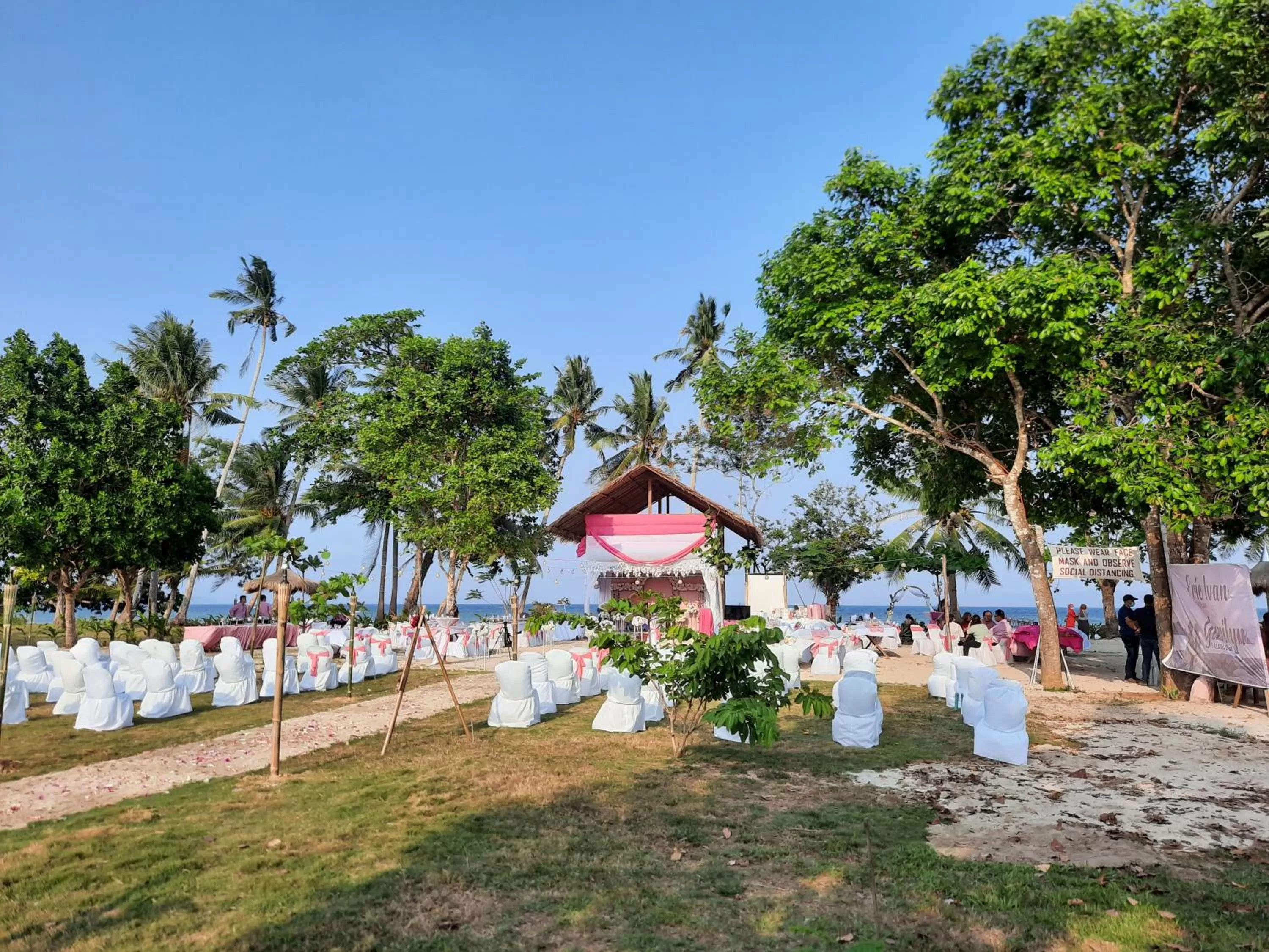 Garden in Eastwind Beach Club- El Nido
