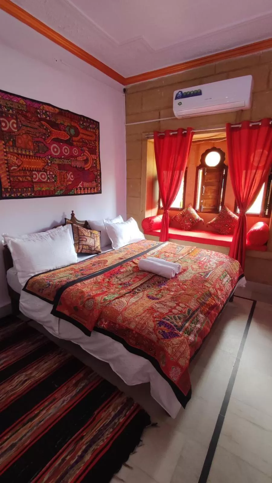 Bed in Hotel Murad Haveli