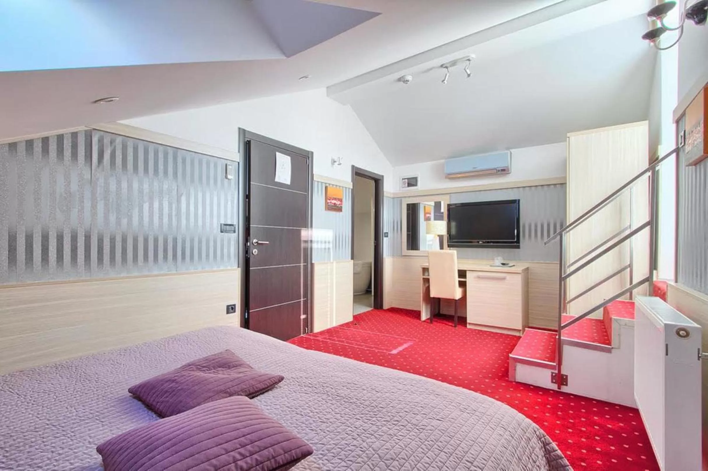 TV and multimedia, Bed in Hotel Galija