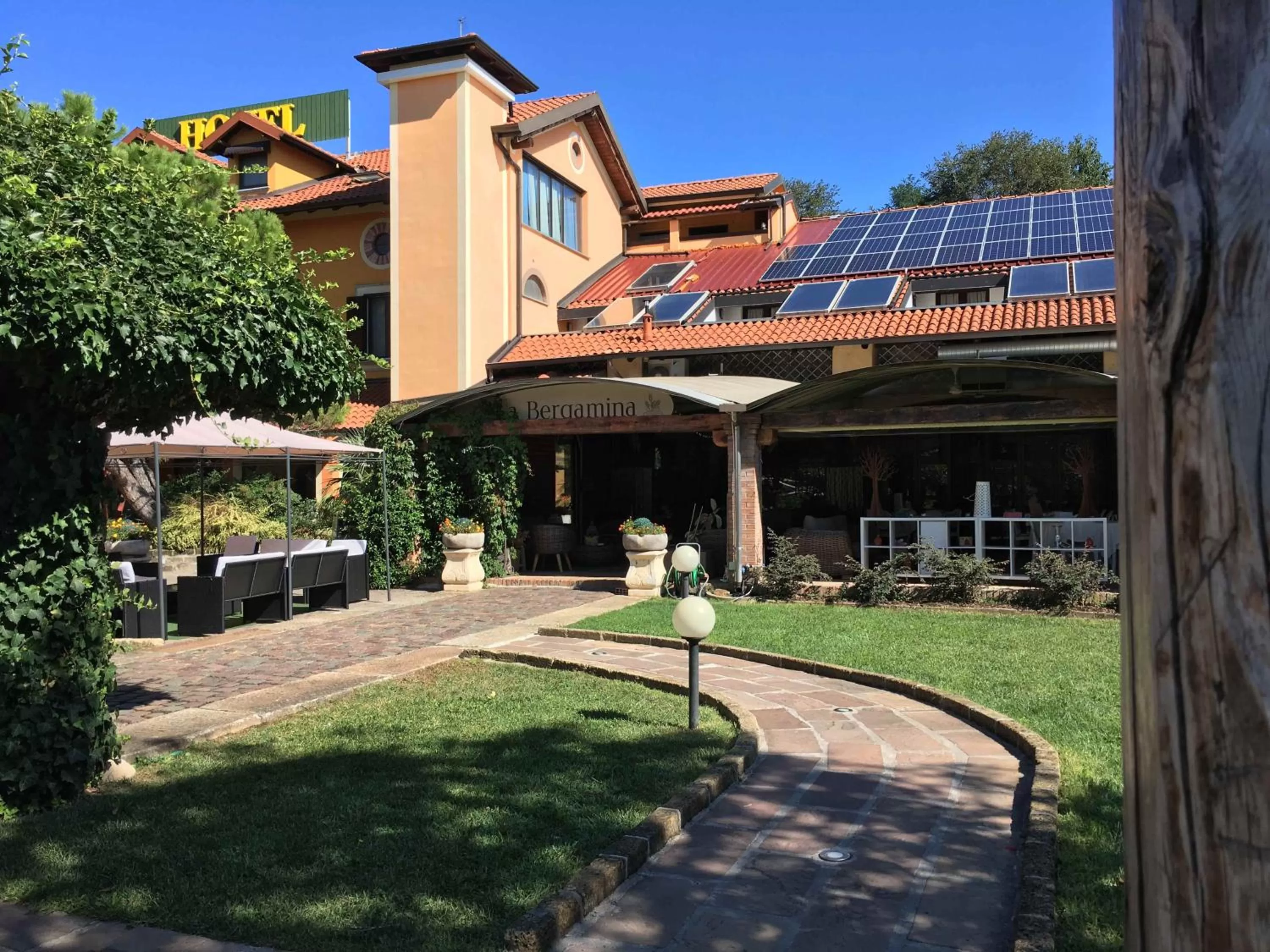 Facade/entrance in La Bergamina Hotel & Restaurant