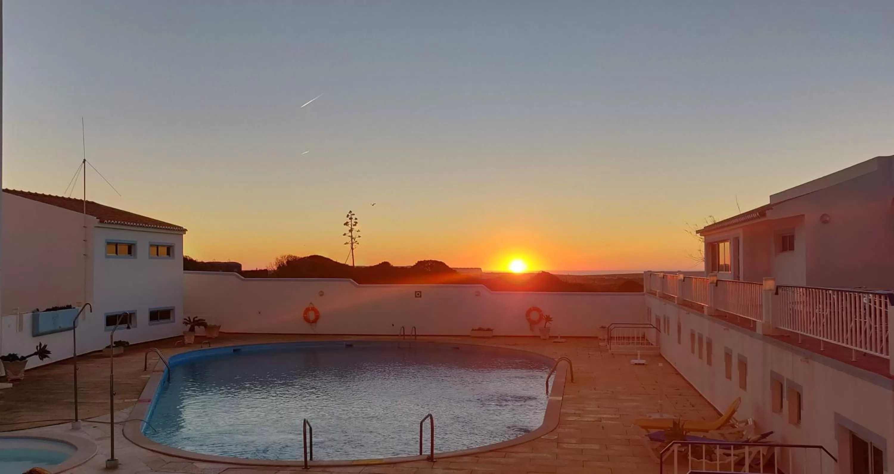 Pool view in Aparthotel Navigator
